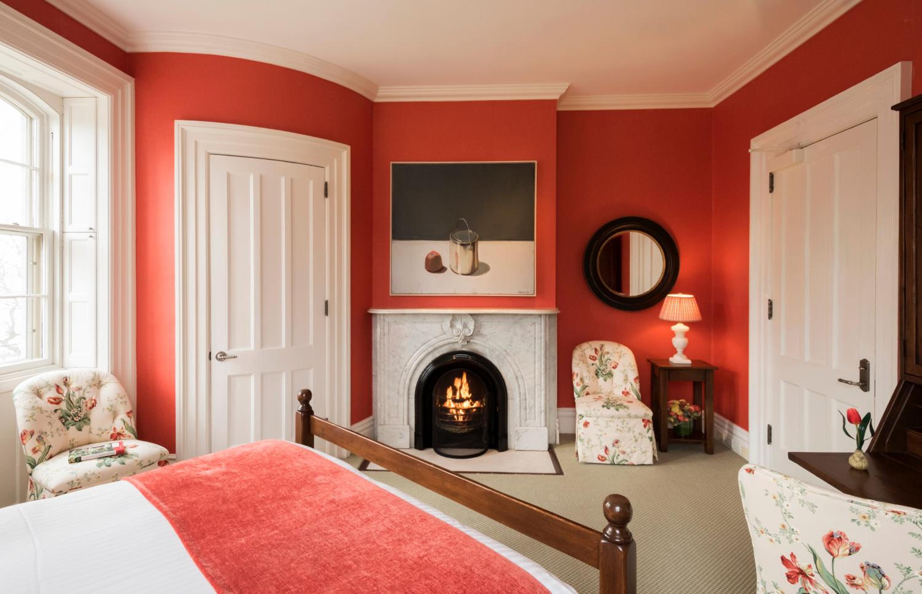 Queen Room with Fireplace - E.B Morgan House