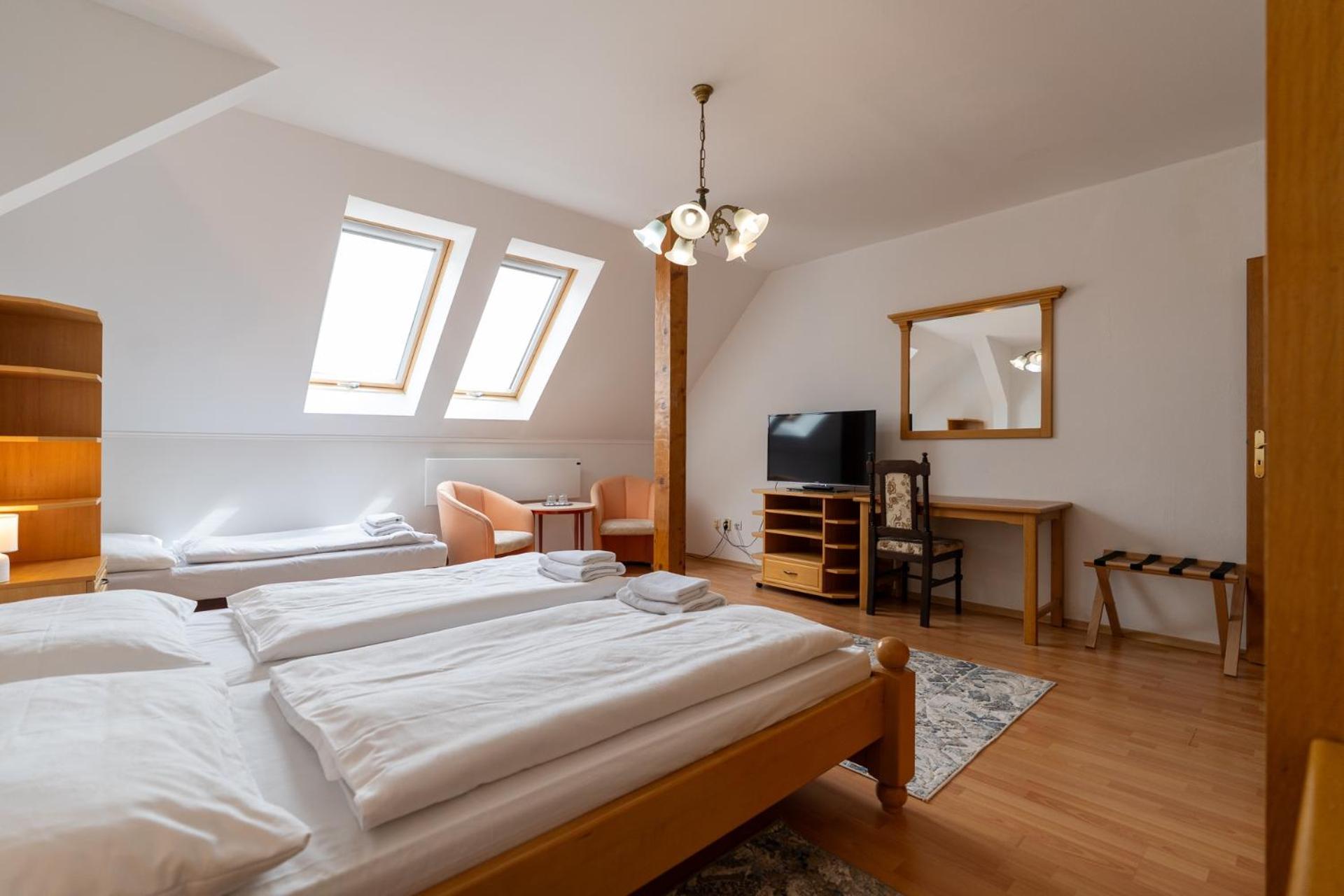 Double Room with Extra Bed photo 1