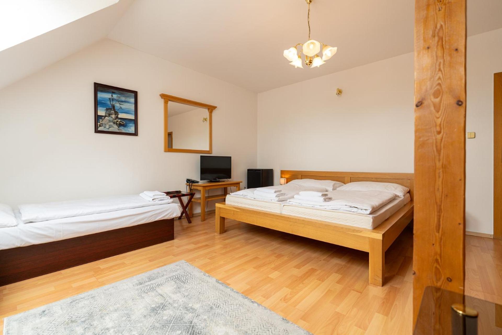 Double Room with Extra Bed photo 2