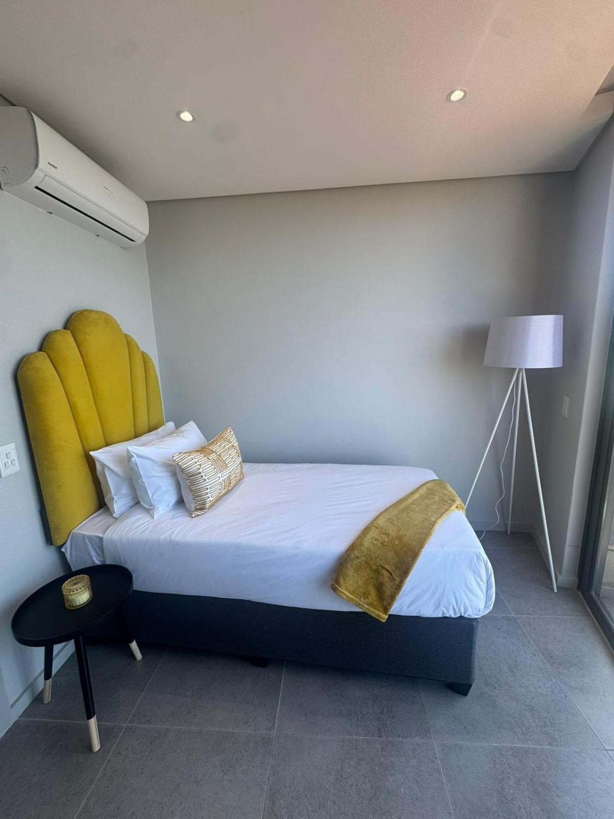 Three-Bedroom Premium Apartment with Balcony photo 1