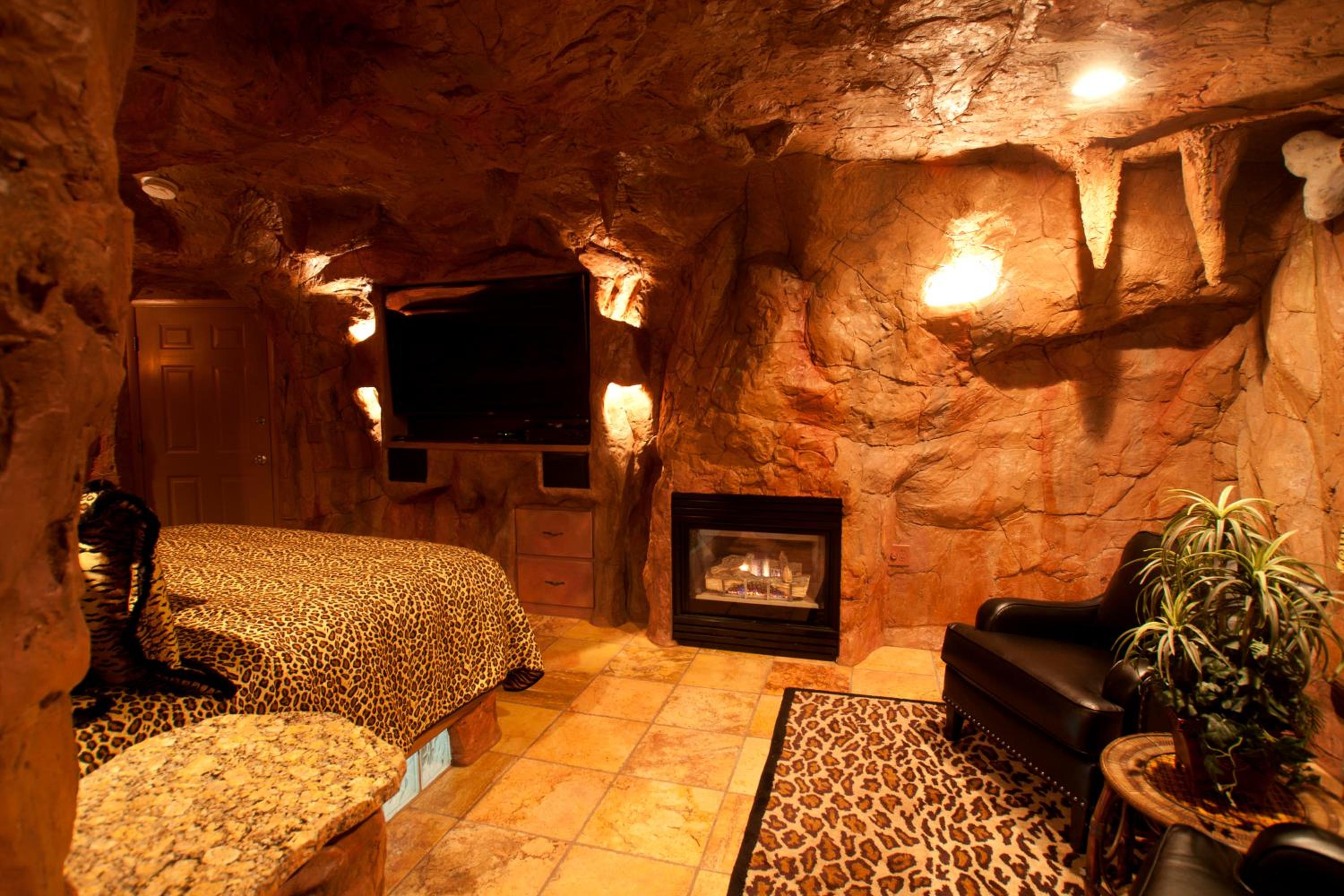 King Room - Cave Theme photo 1
