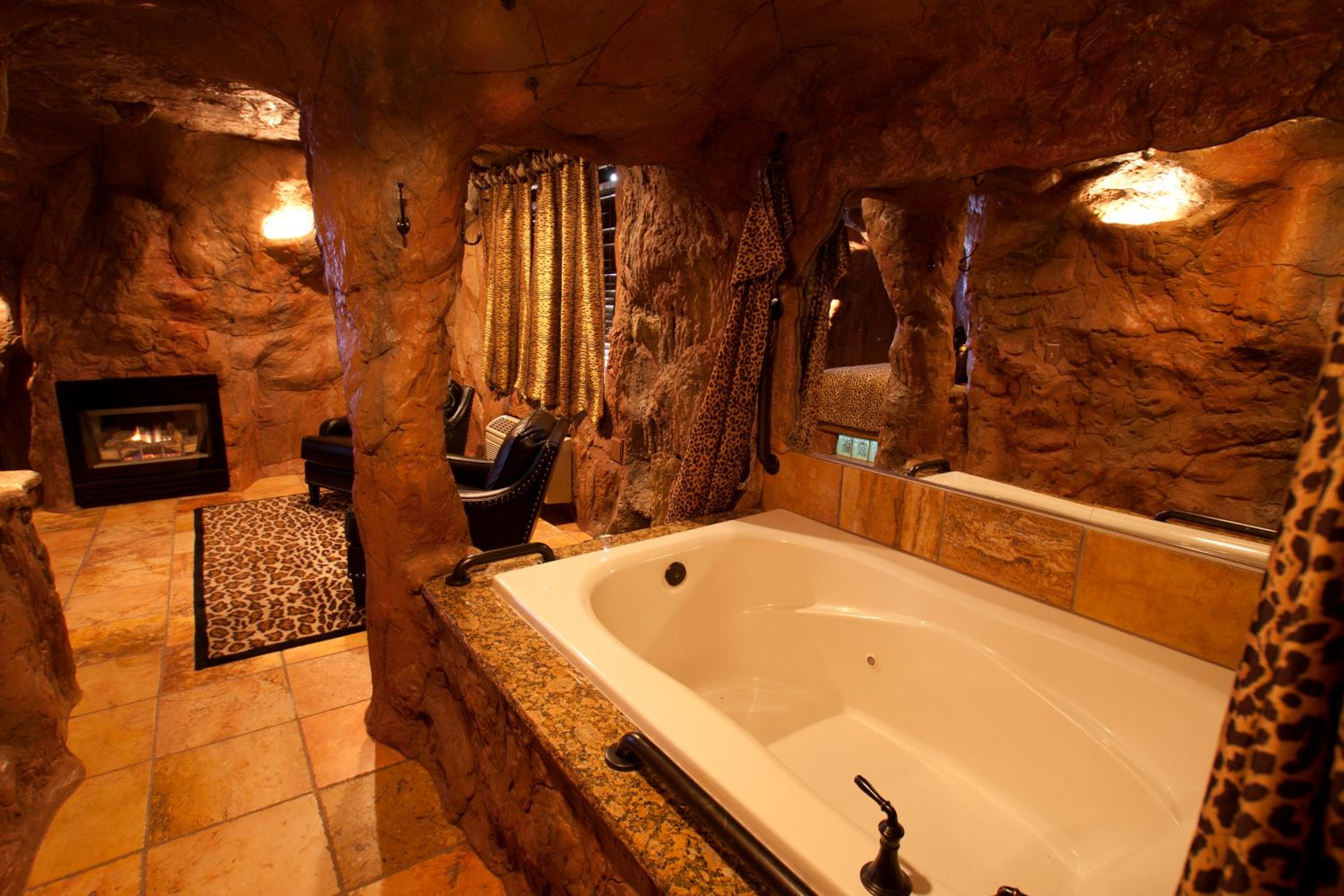 King Room - Cave Theme photo 3