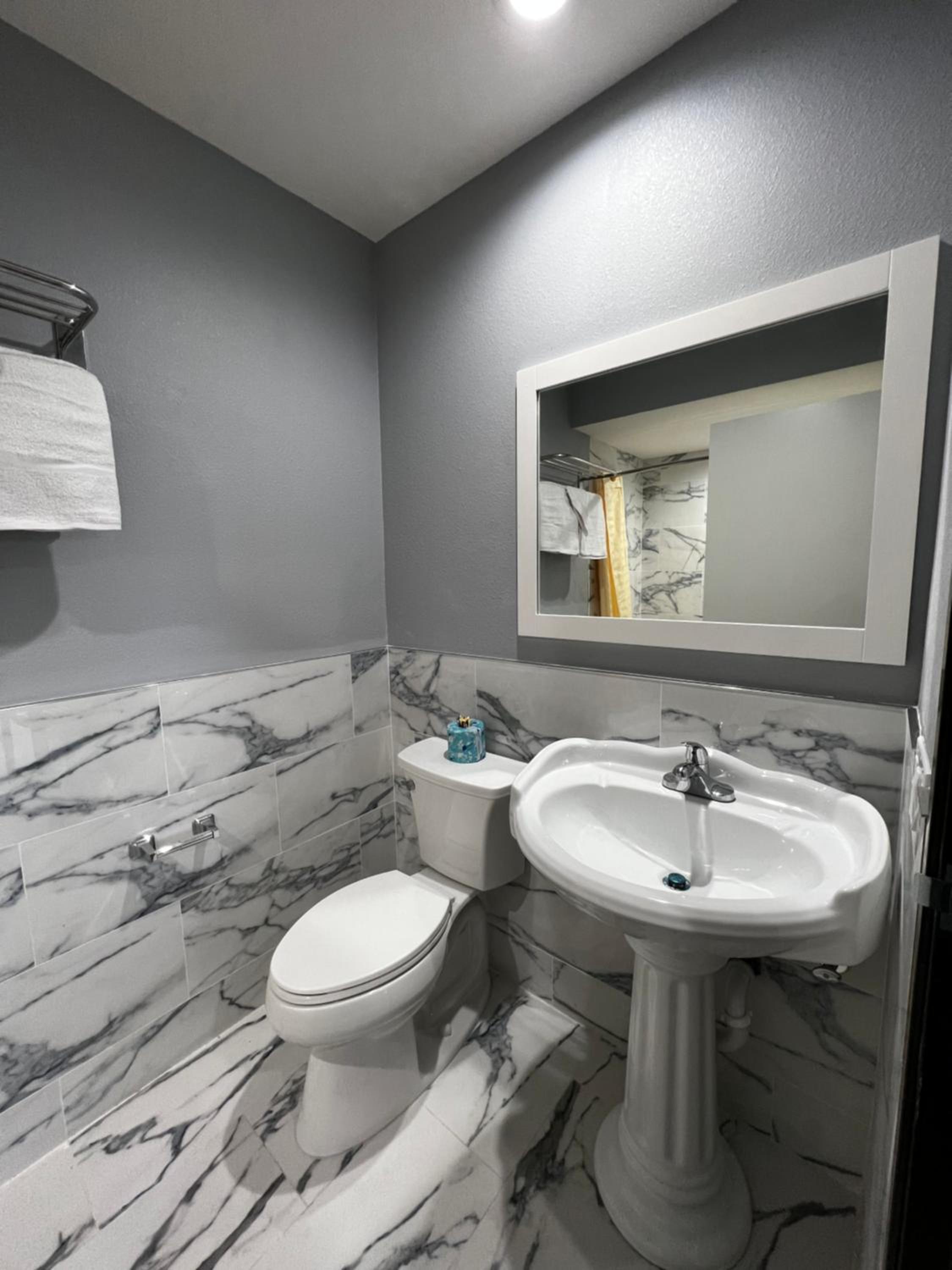 Deluxe King Suite