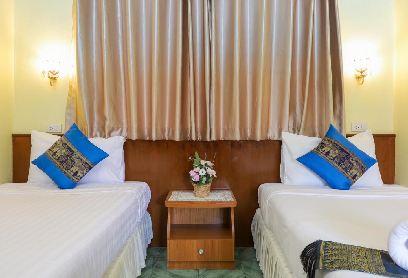 Deluxe Double or Twin Room photo 1
