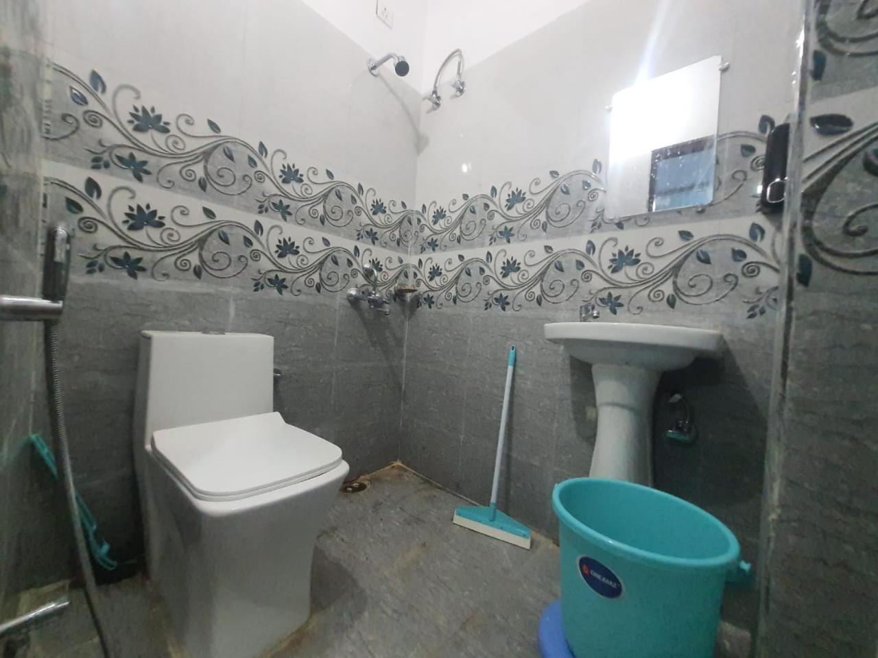 Double or Twin Room with Extra Bed photo 1