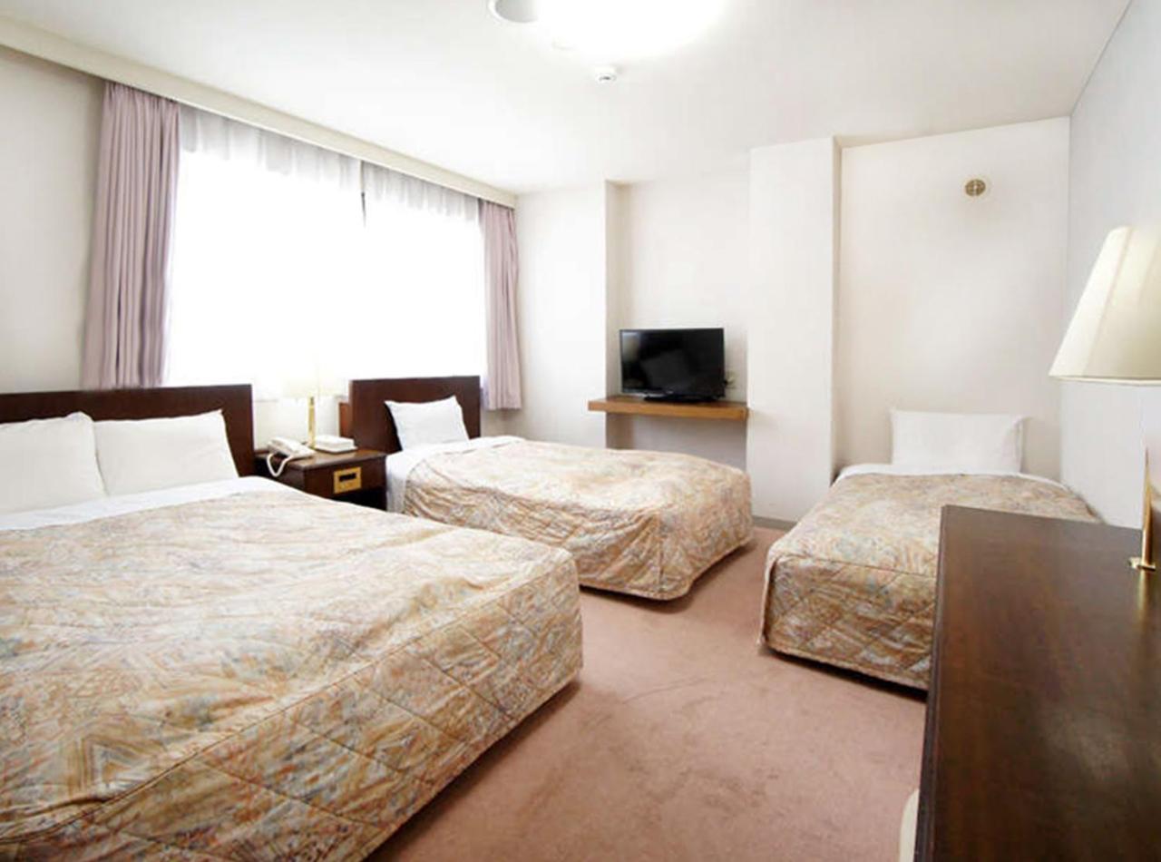 Triple Room - Non-Smoking photo 2