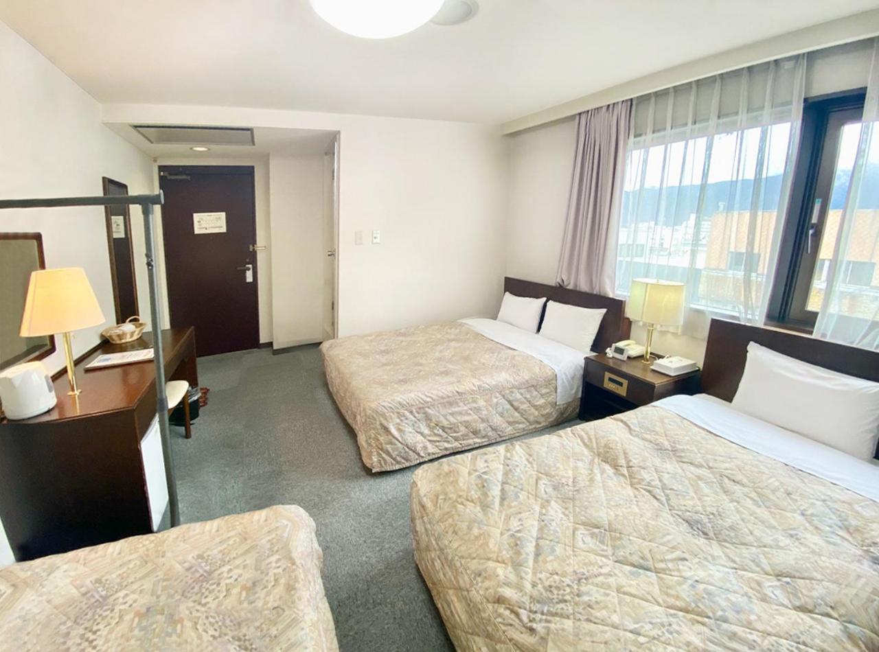 Triple Room - Non-Smoking photo 3