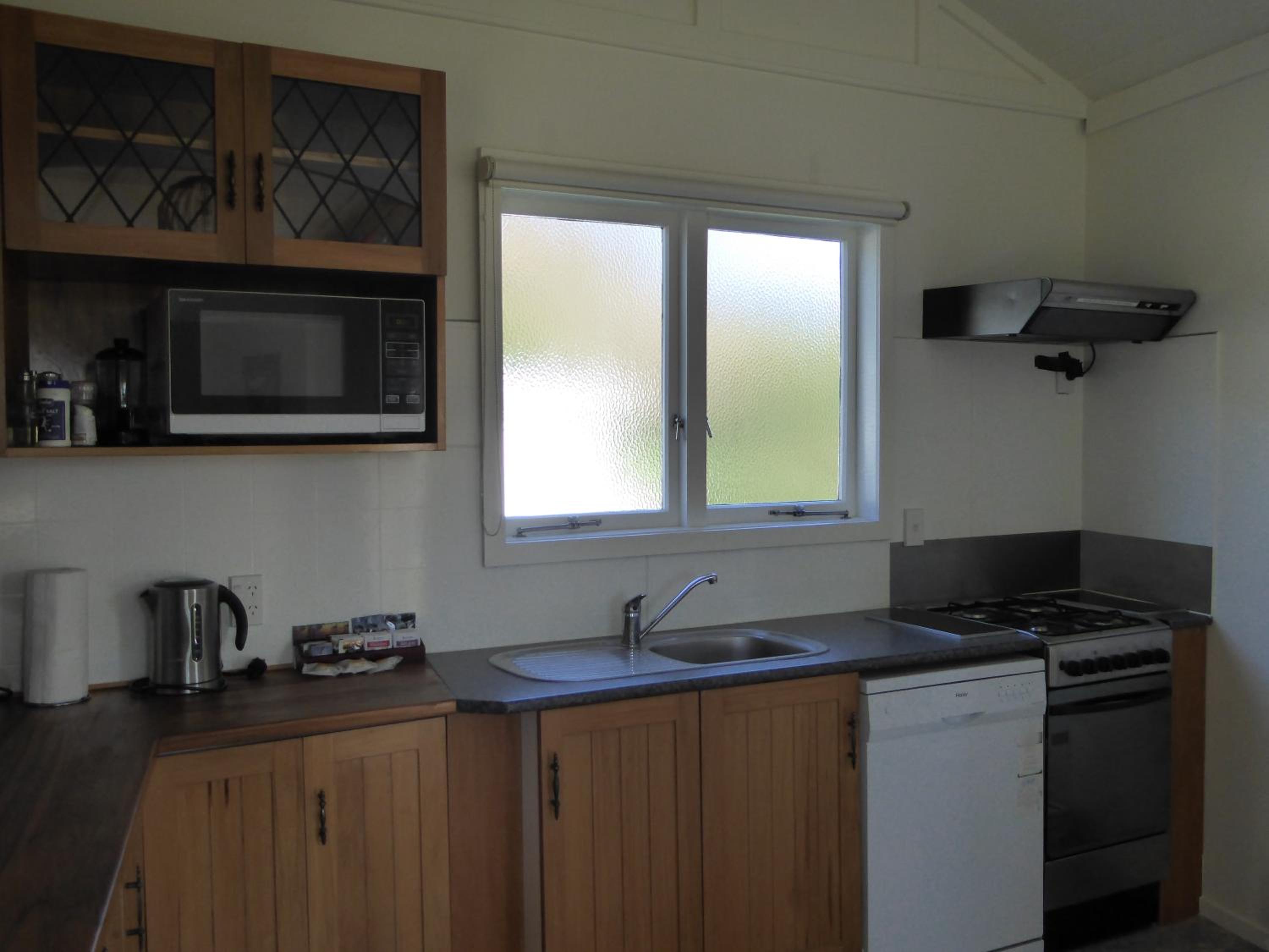 Three-Bedroom Cottage - Photo 10