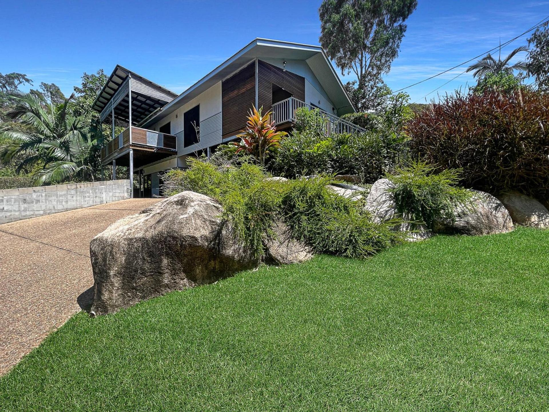 Three-Bedroom House photo 2