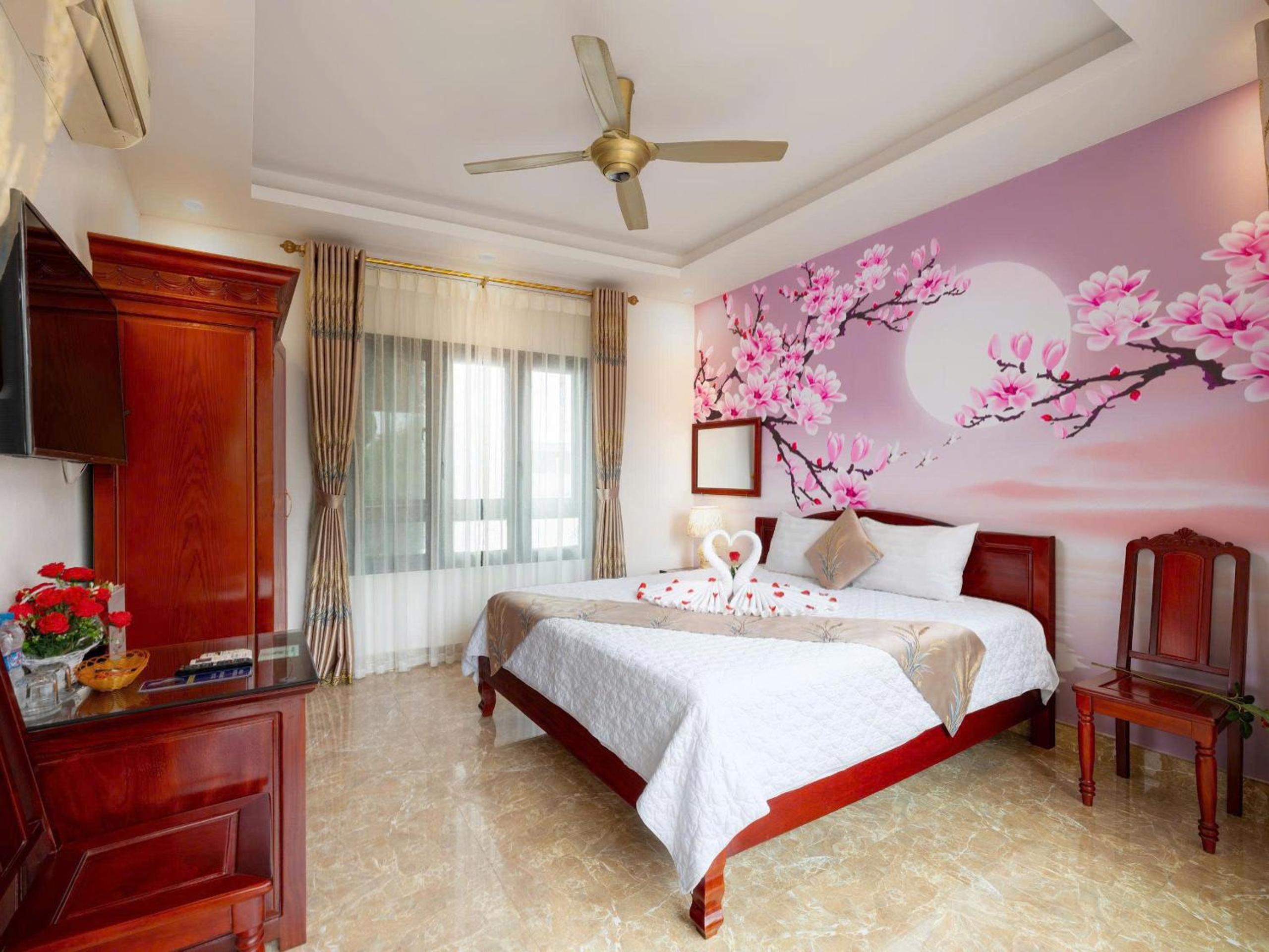 Standard King Room photo 3