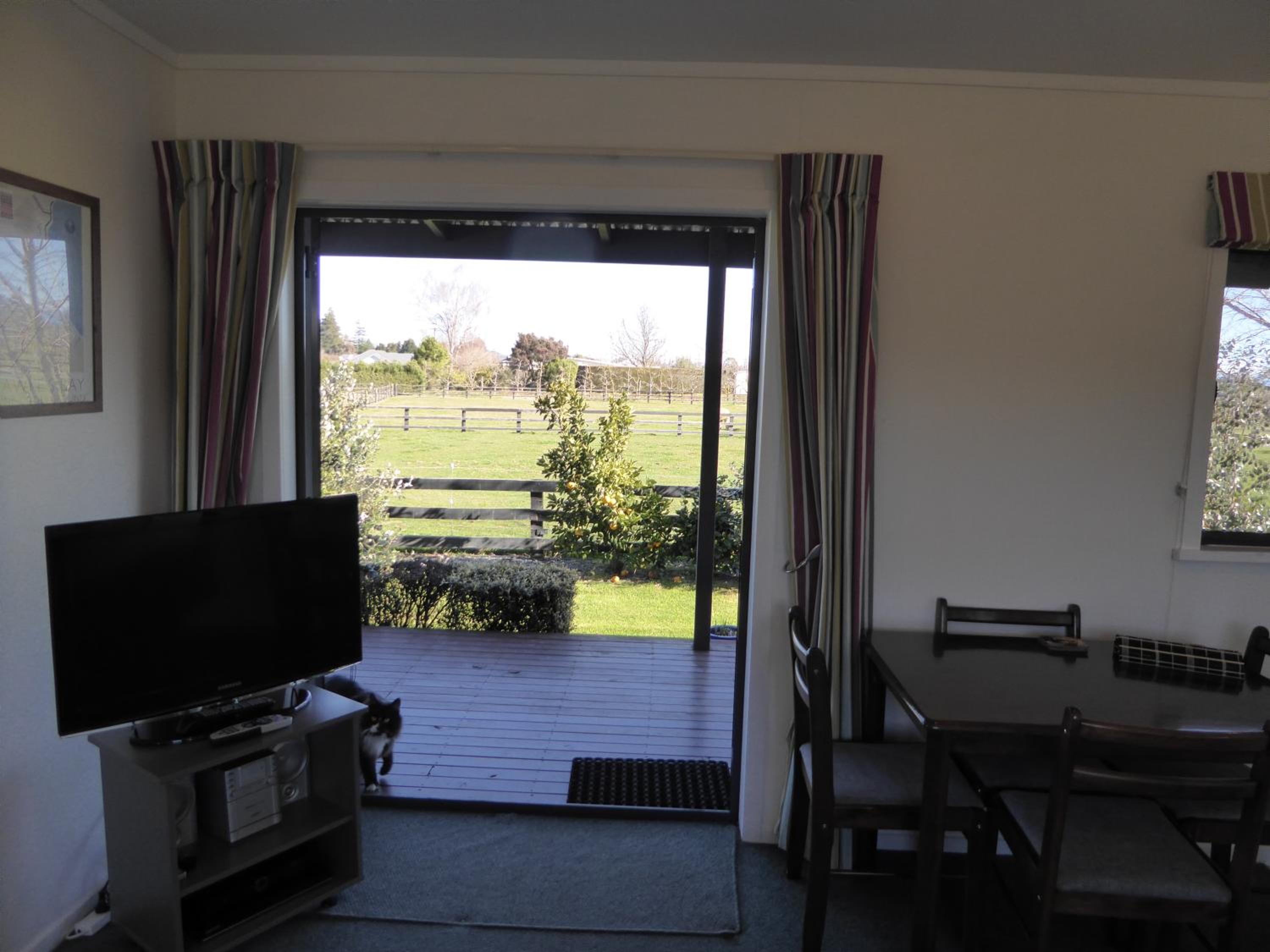 Two-Bedroom Cottage - Photo 6
