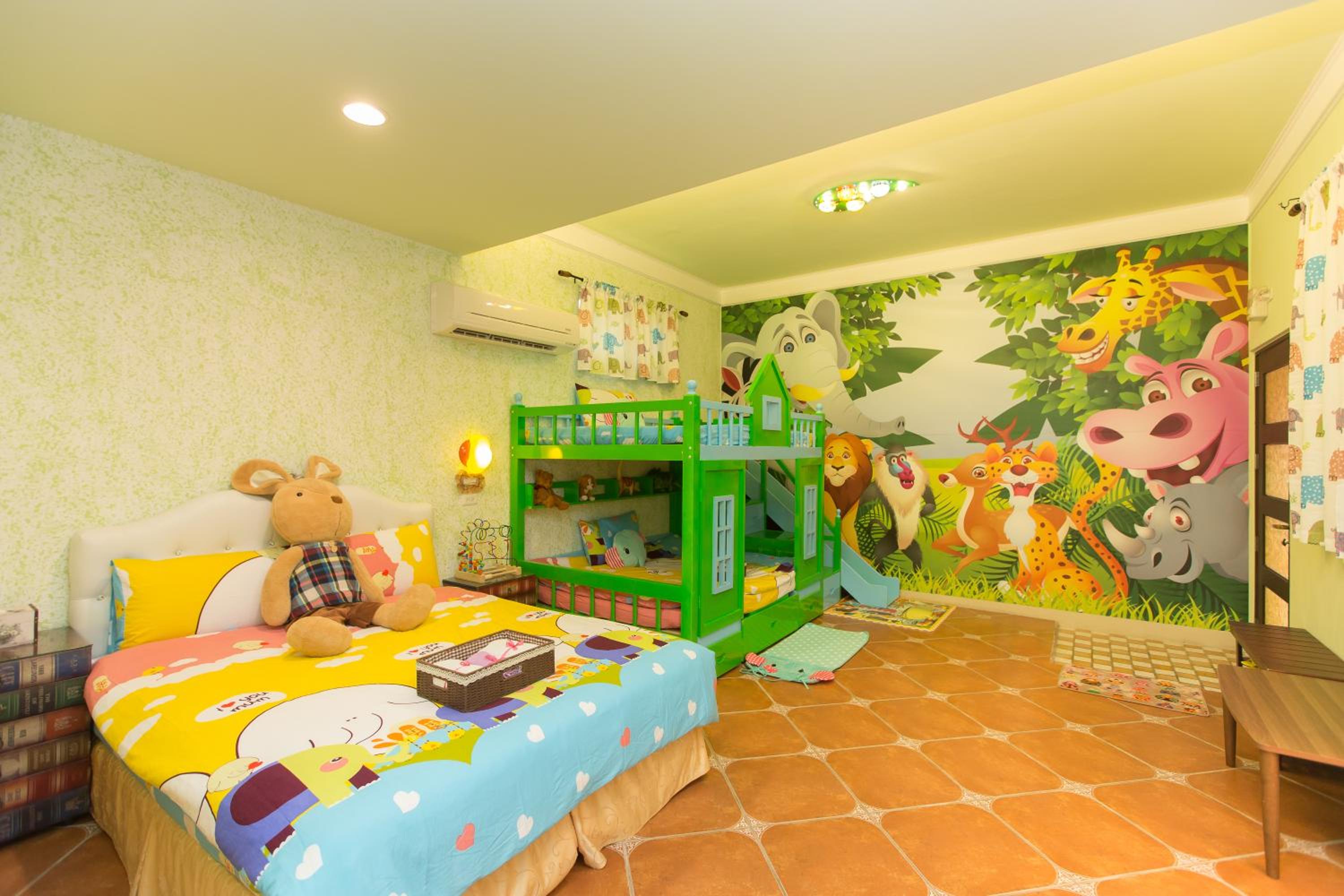 Deluxe Family Suite photo 2