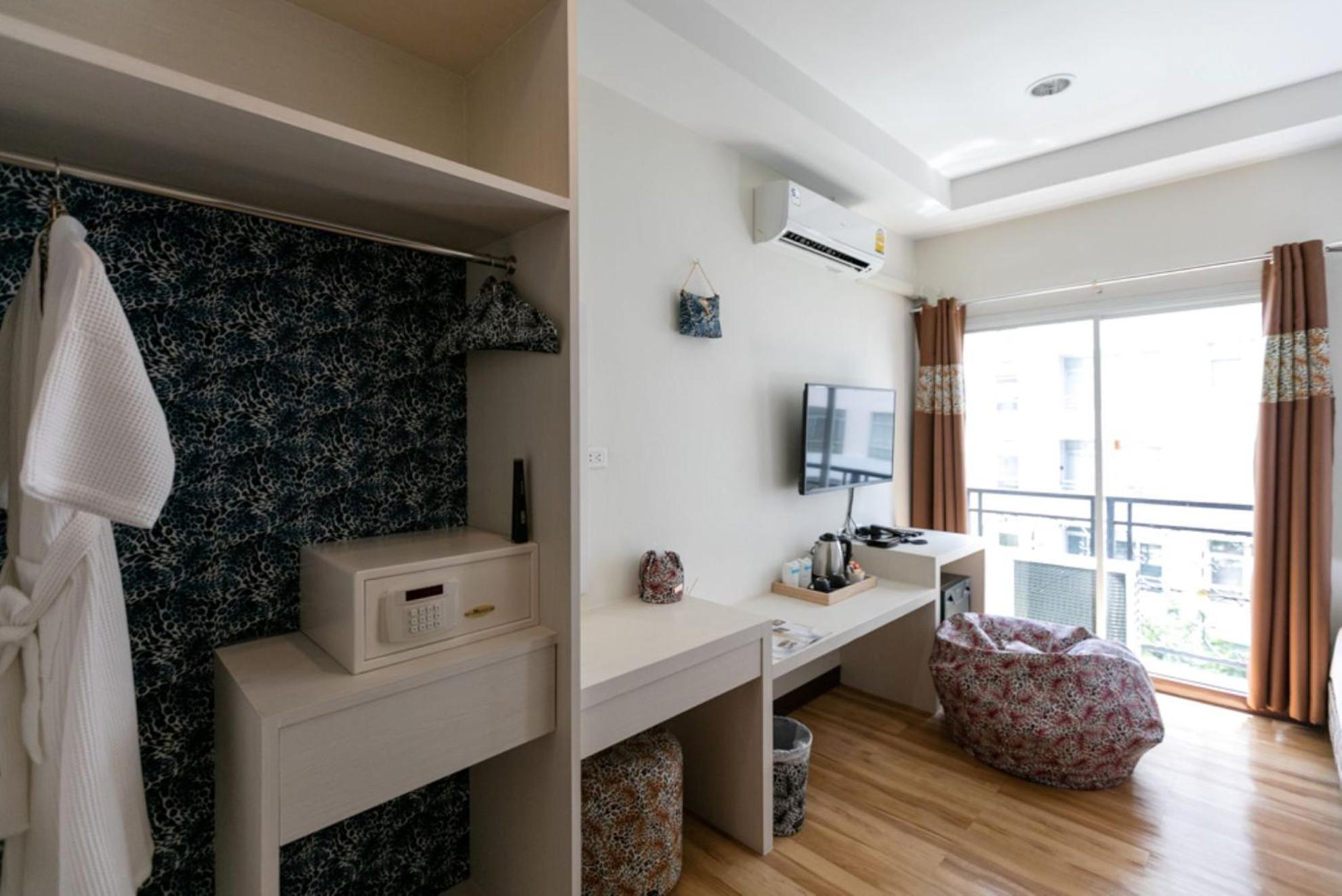 Superior King Room photo 2