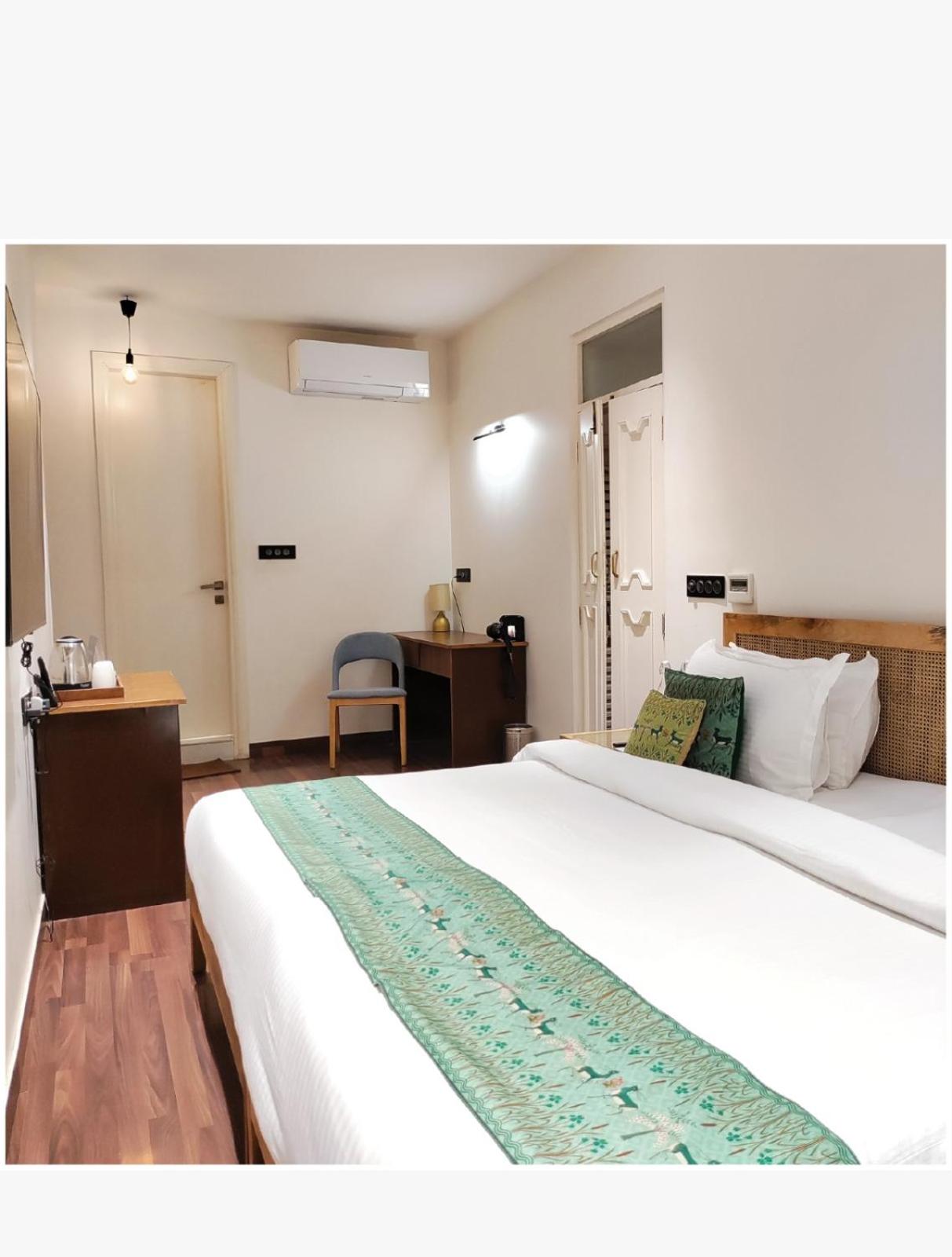 Deluxe Room - Photo 1