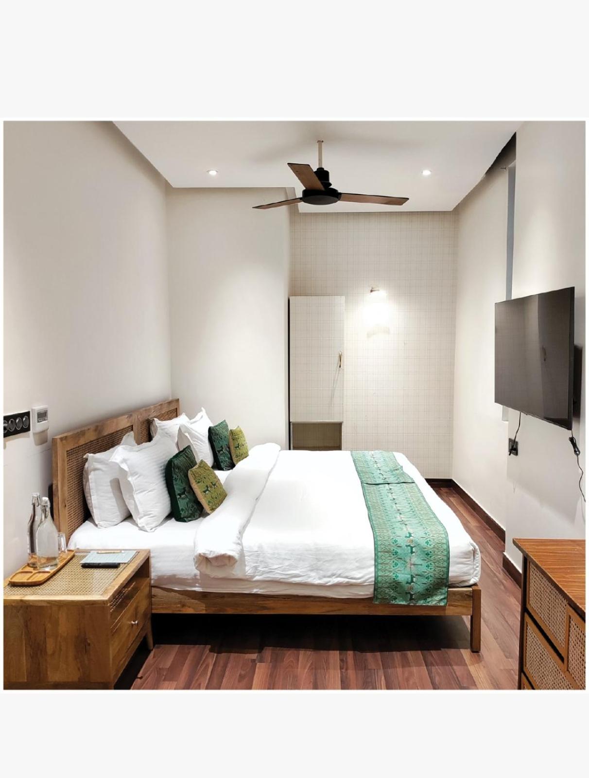 Deluxe Room - Photo 2