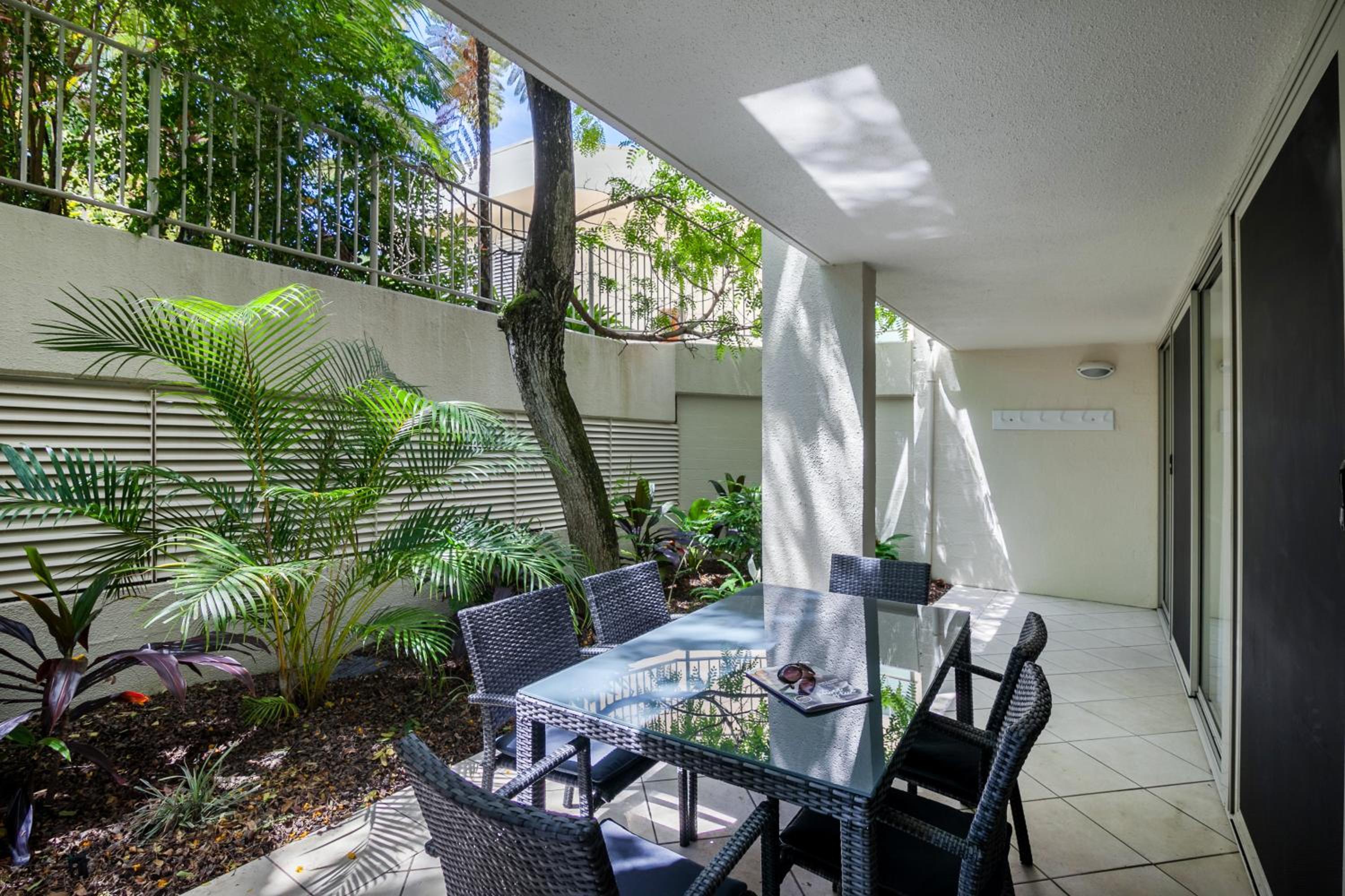 Two-Bedroom Apartment - Ground Floor Garden With Patio photo 3