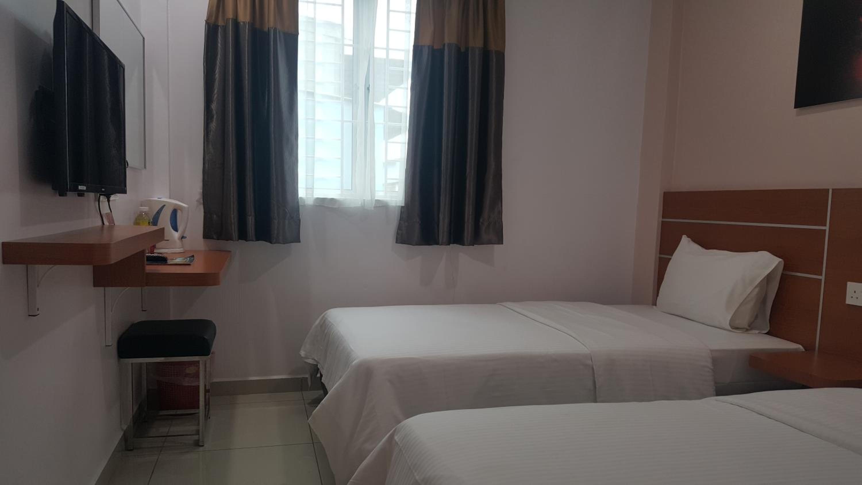 Twin Room with Window photo 3
