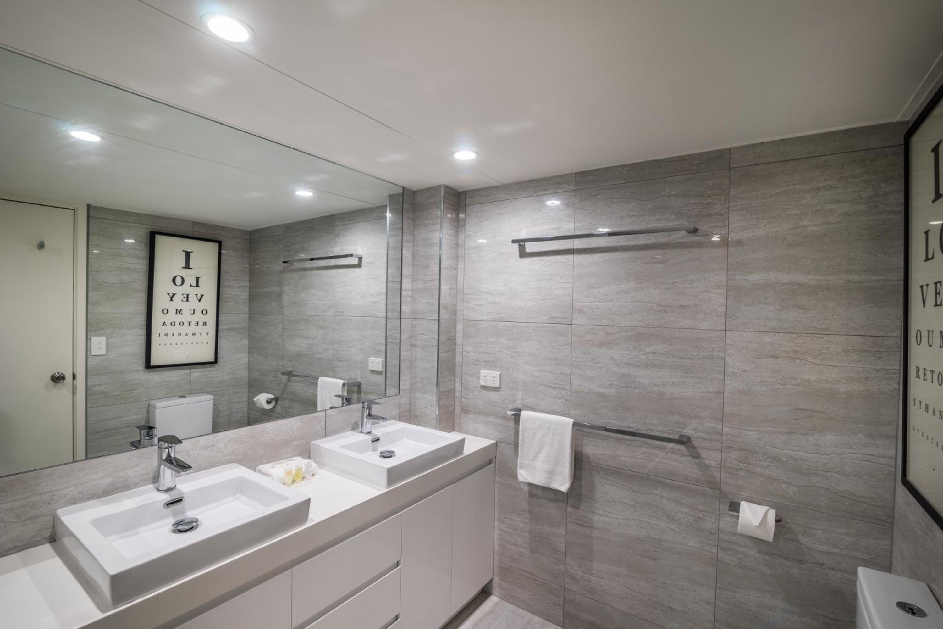 Three-Bedroom Apartment with River View - Ground Floor photo 3