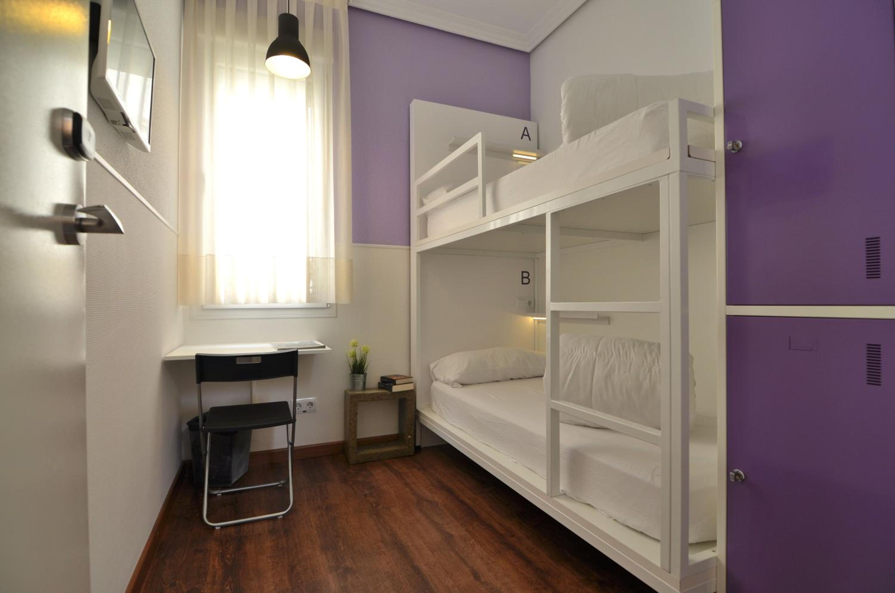 Habitación Doble Económica con Baño Compartido