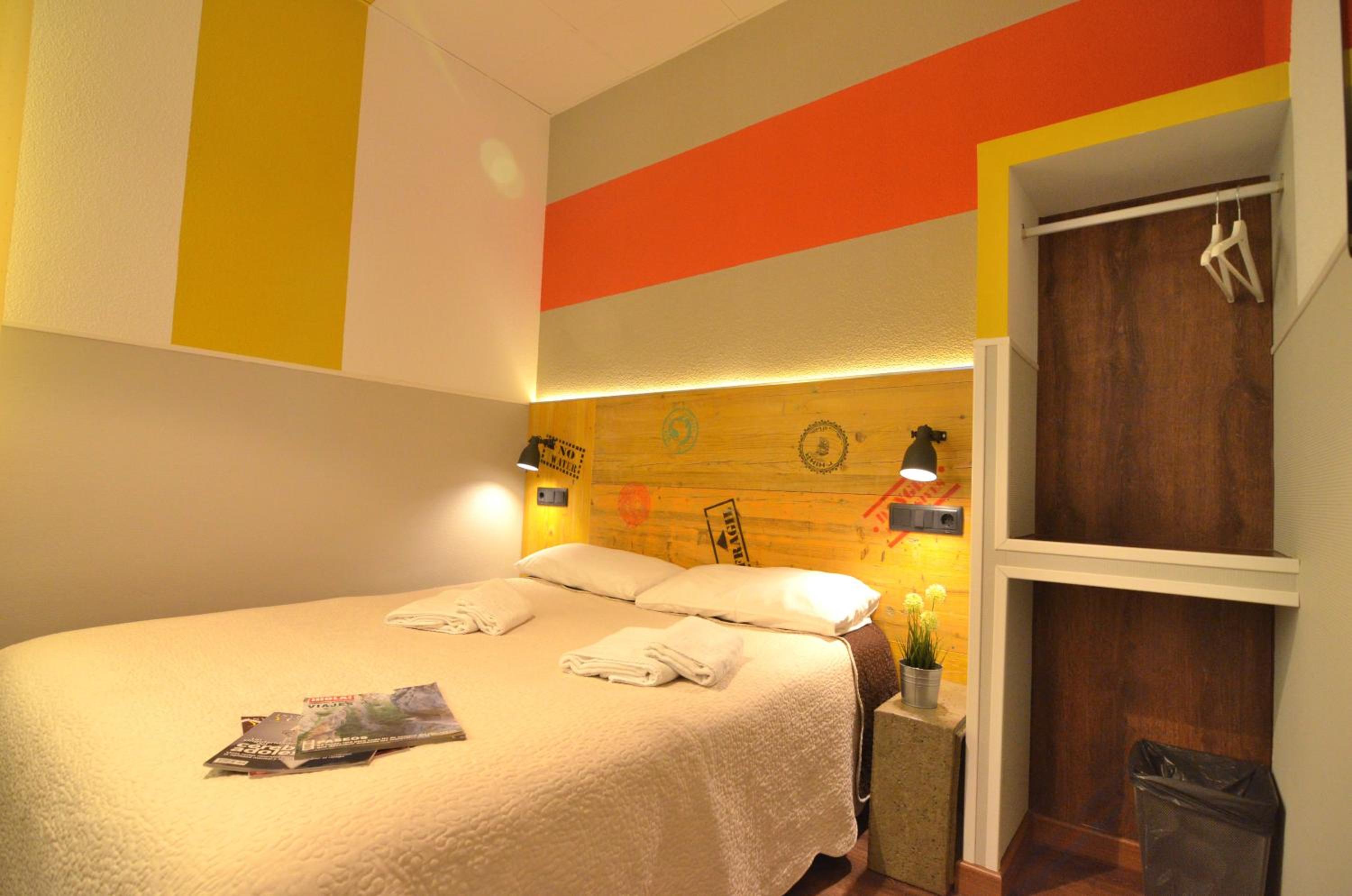 Double Room with Shared Bathroom photo 2