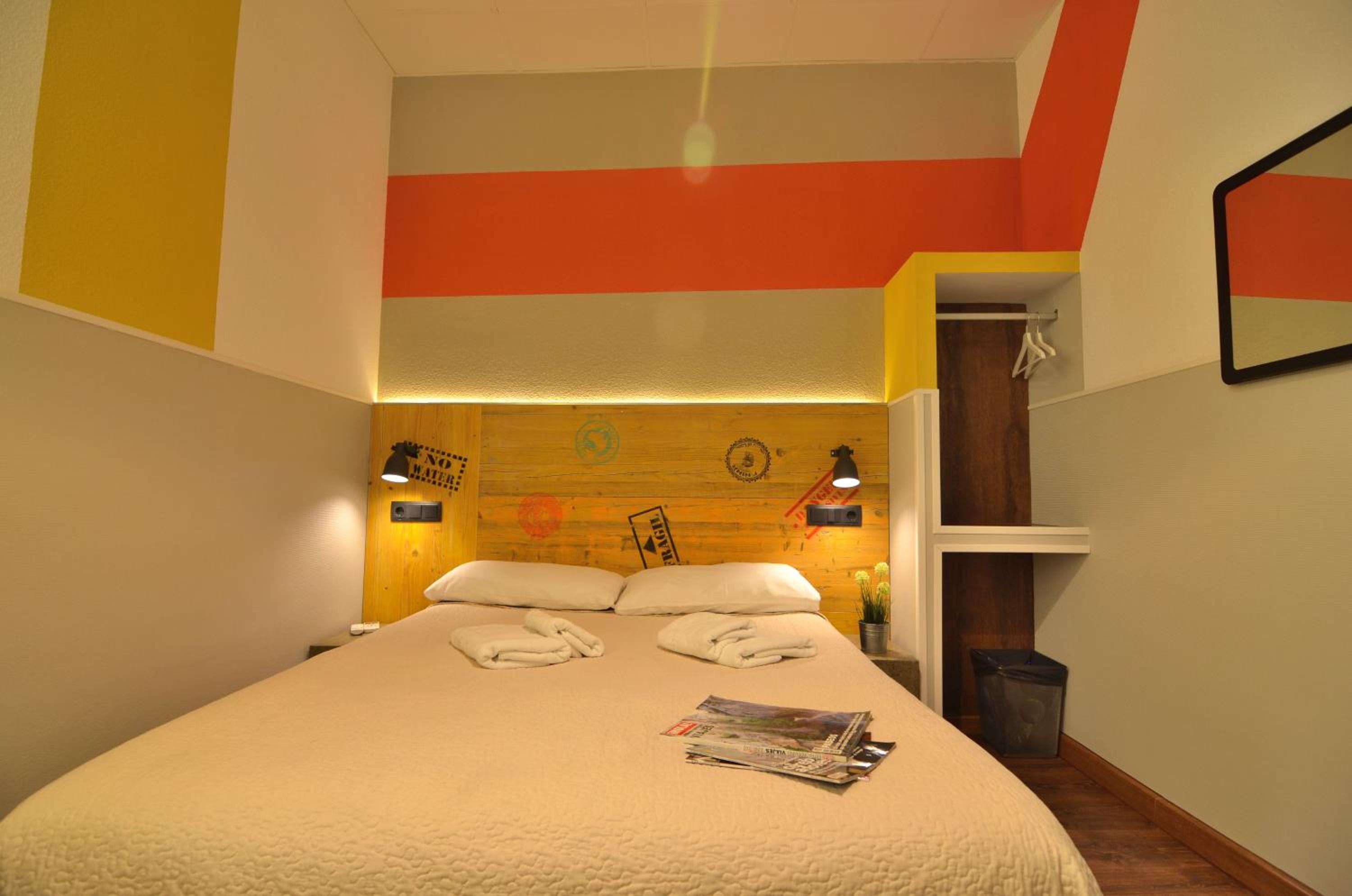 Double Room with Shared Bathroom photo 3
