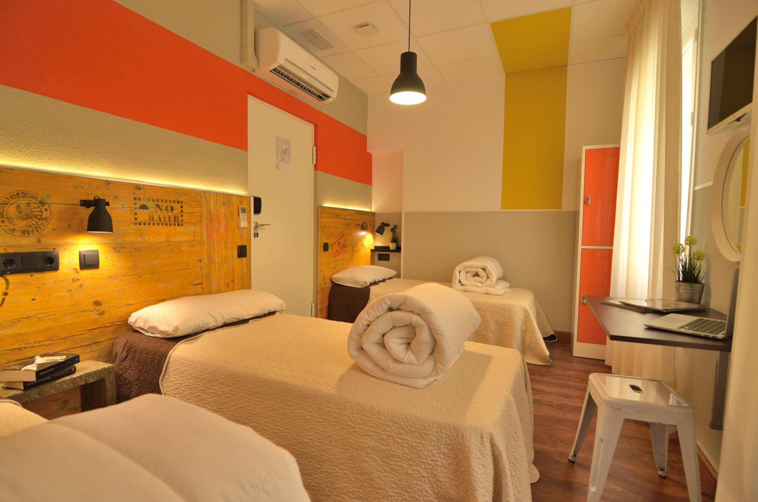 Bed in 3-Bed Female Dormitory Room photo 3