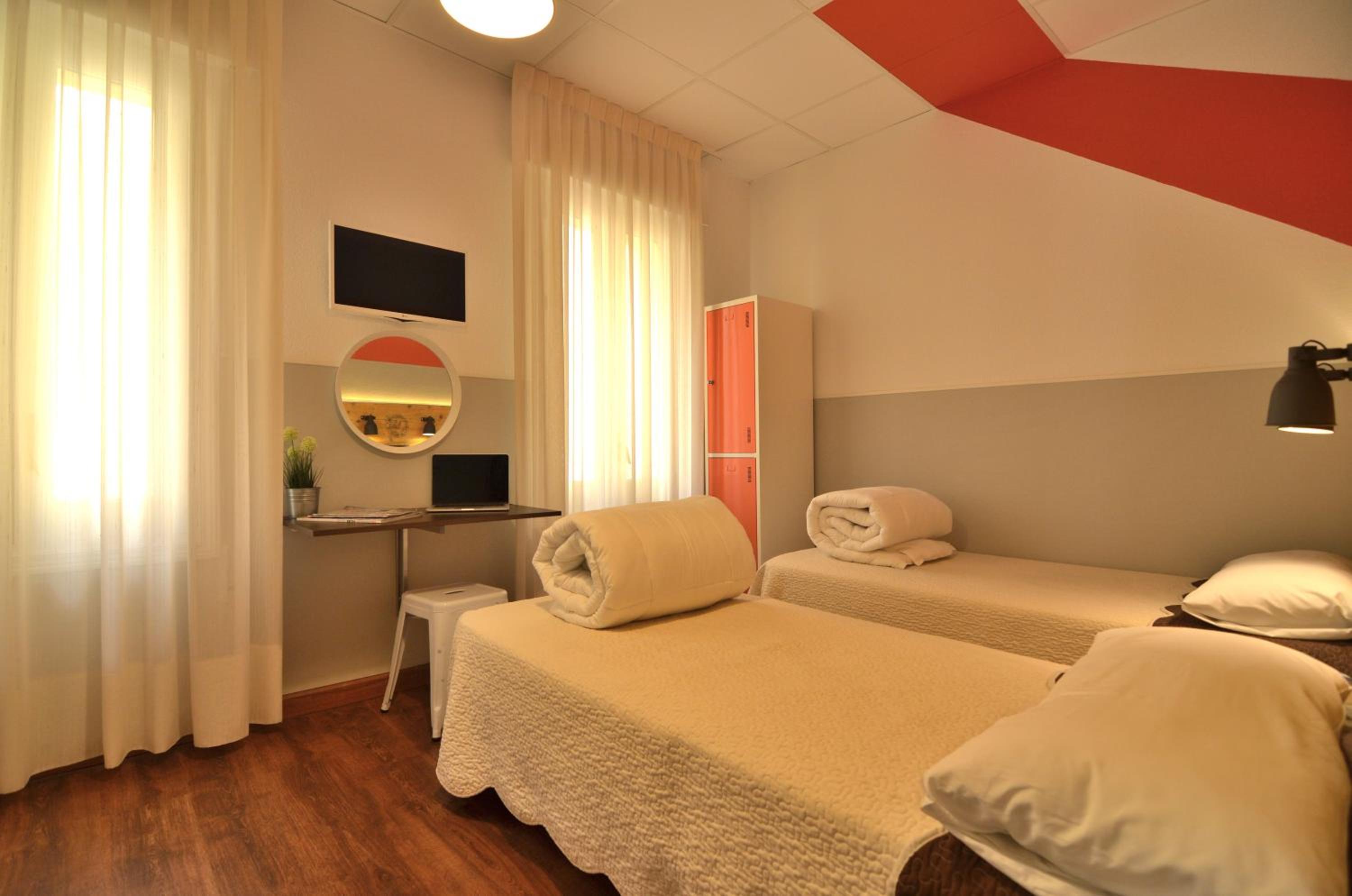 Bed in 3-Bed Female Dormitory Room photo 2