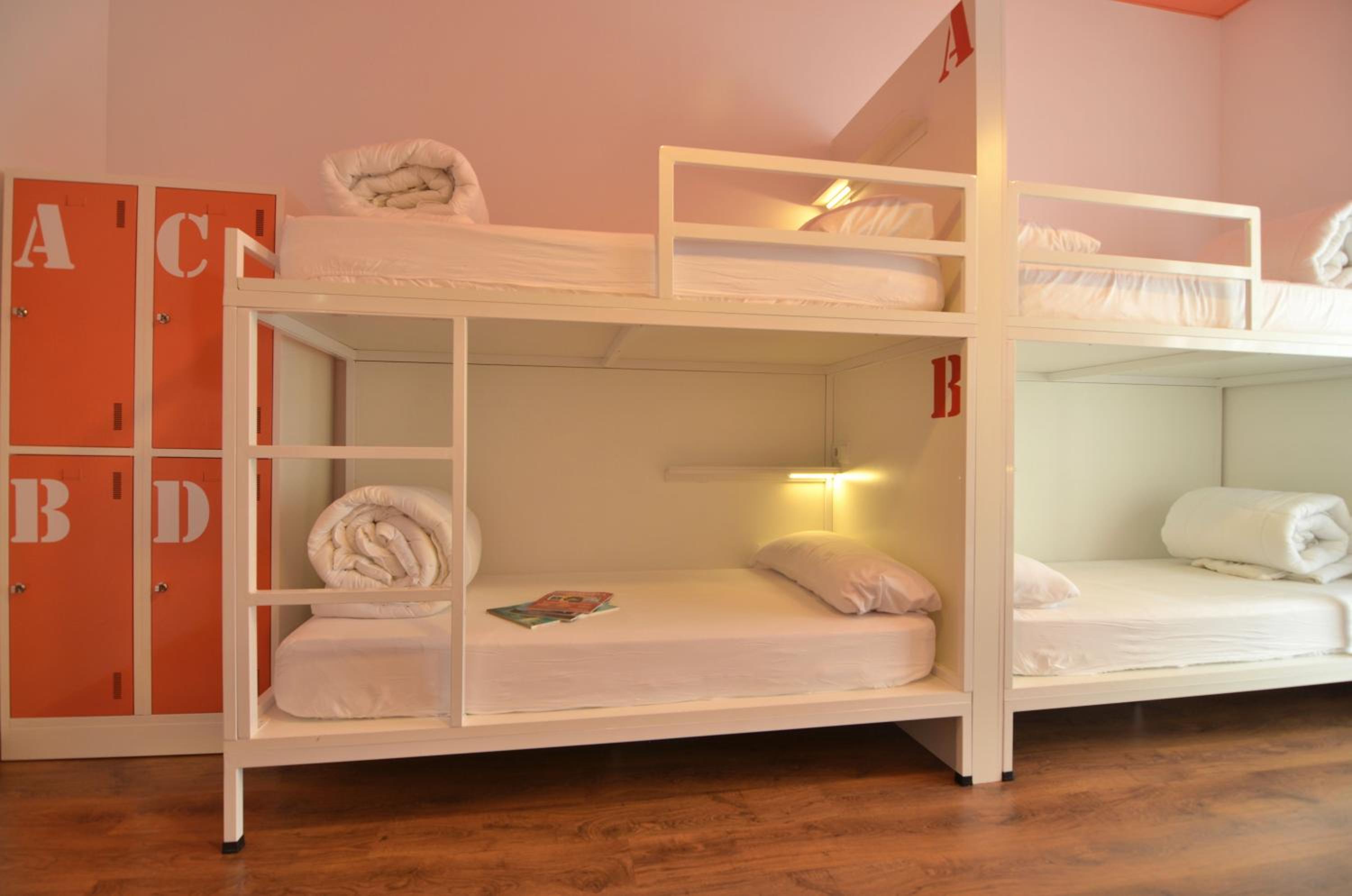Bed in 6-Bed Female Dormitory Room photo 3