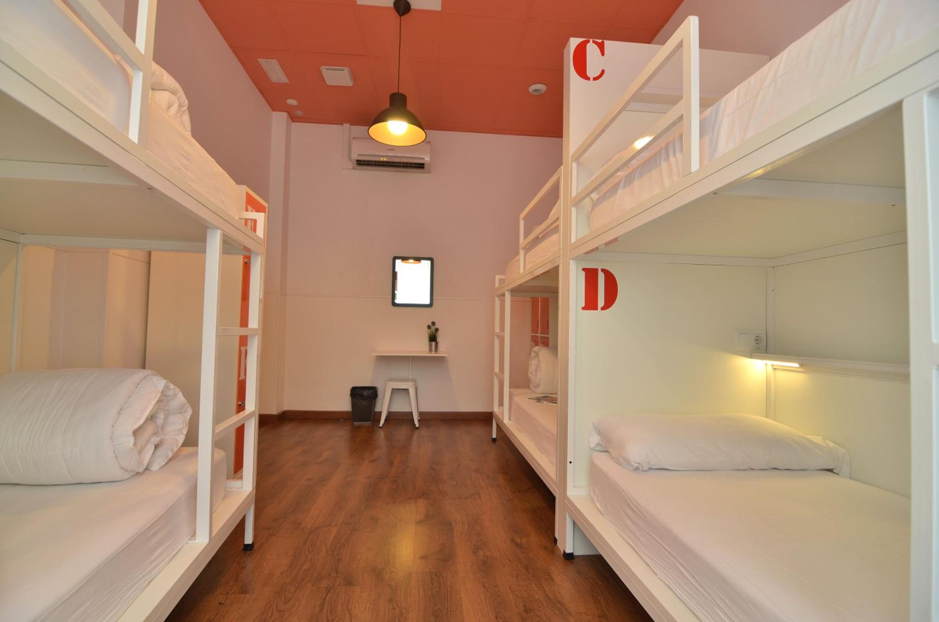 Cama en Habitación Compartida Mixta de 6 Camas