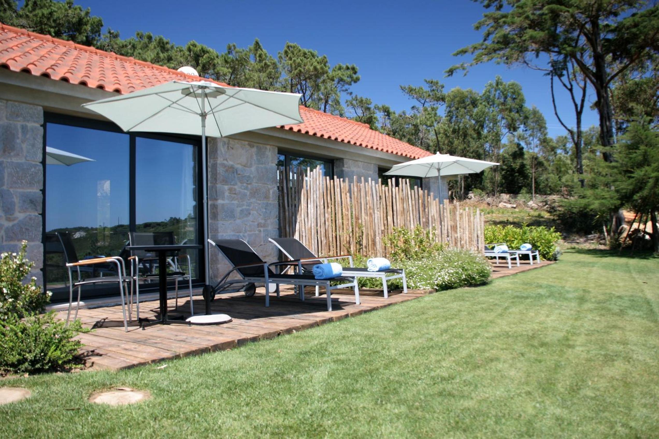 Deluxe Twin Room with Terrace and Sea View photo 3