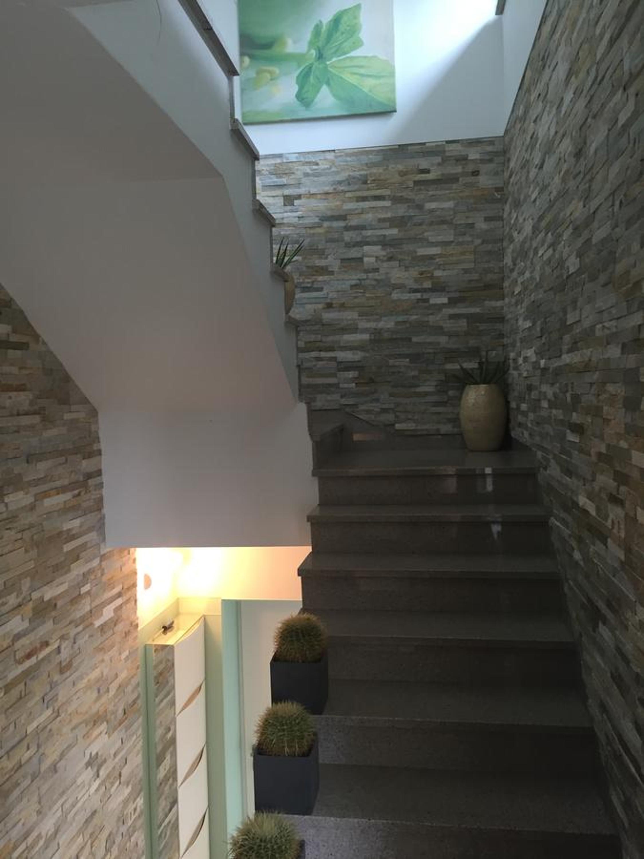 Apartment with Terrace - Photo 15