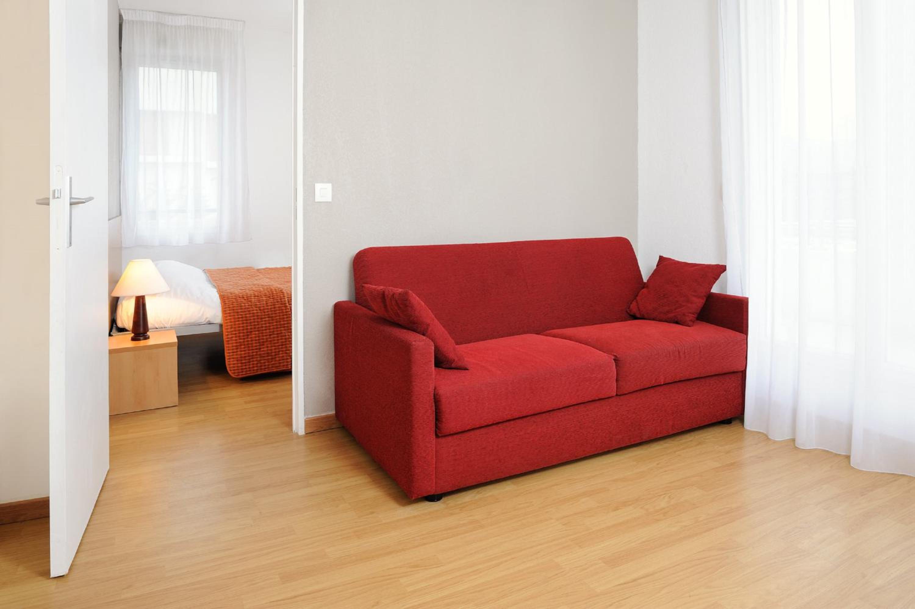 One-Bedroom Apartment photo 3