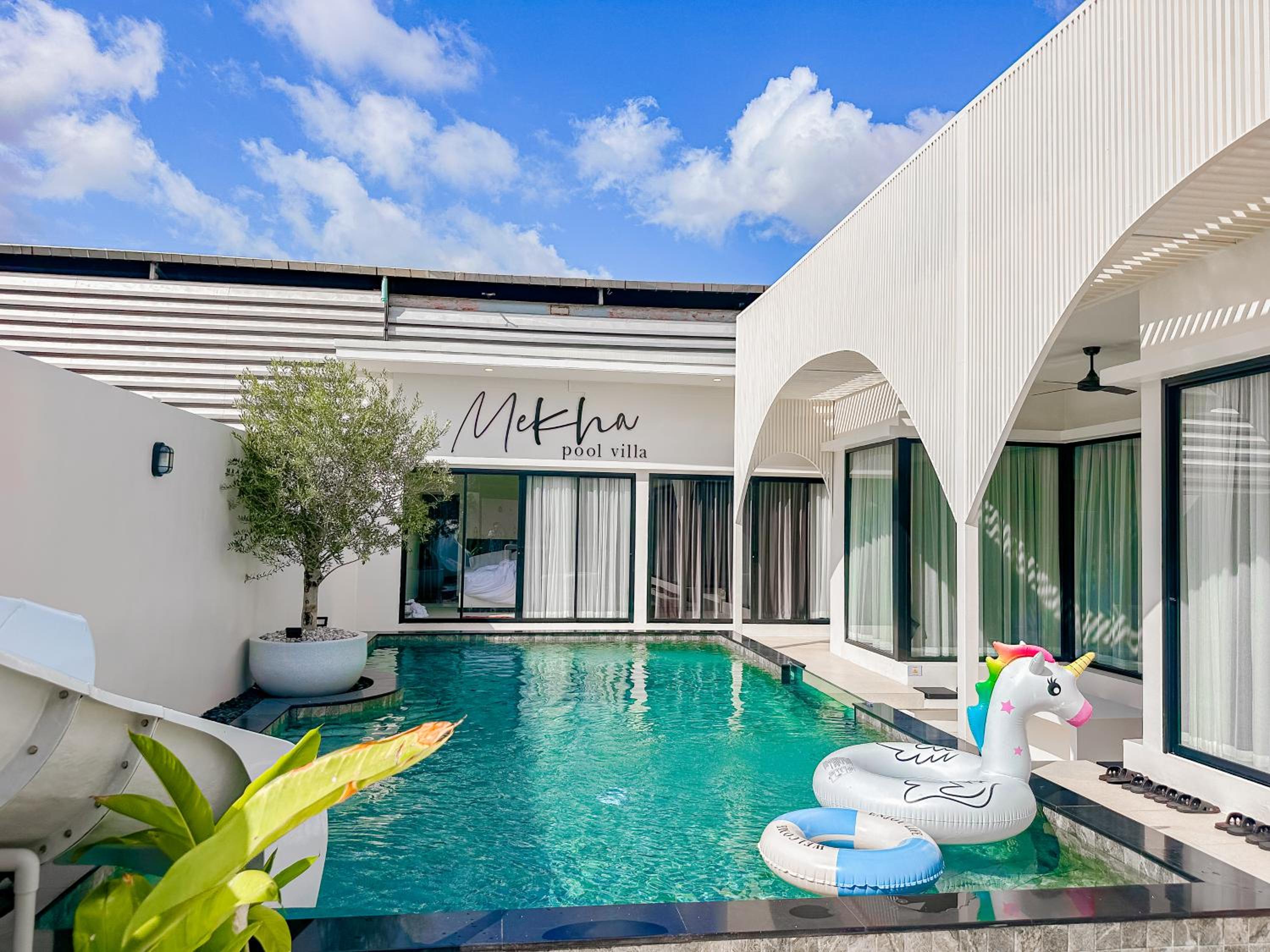 King Room with Pool View