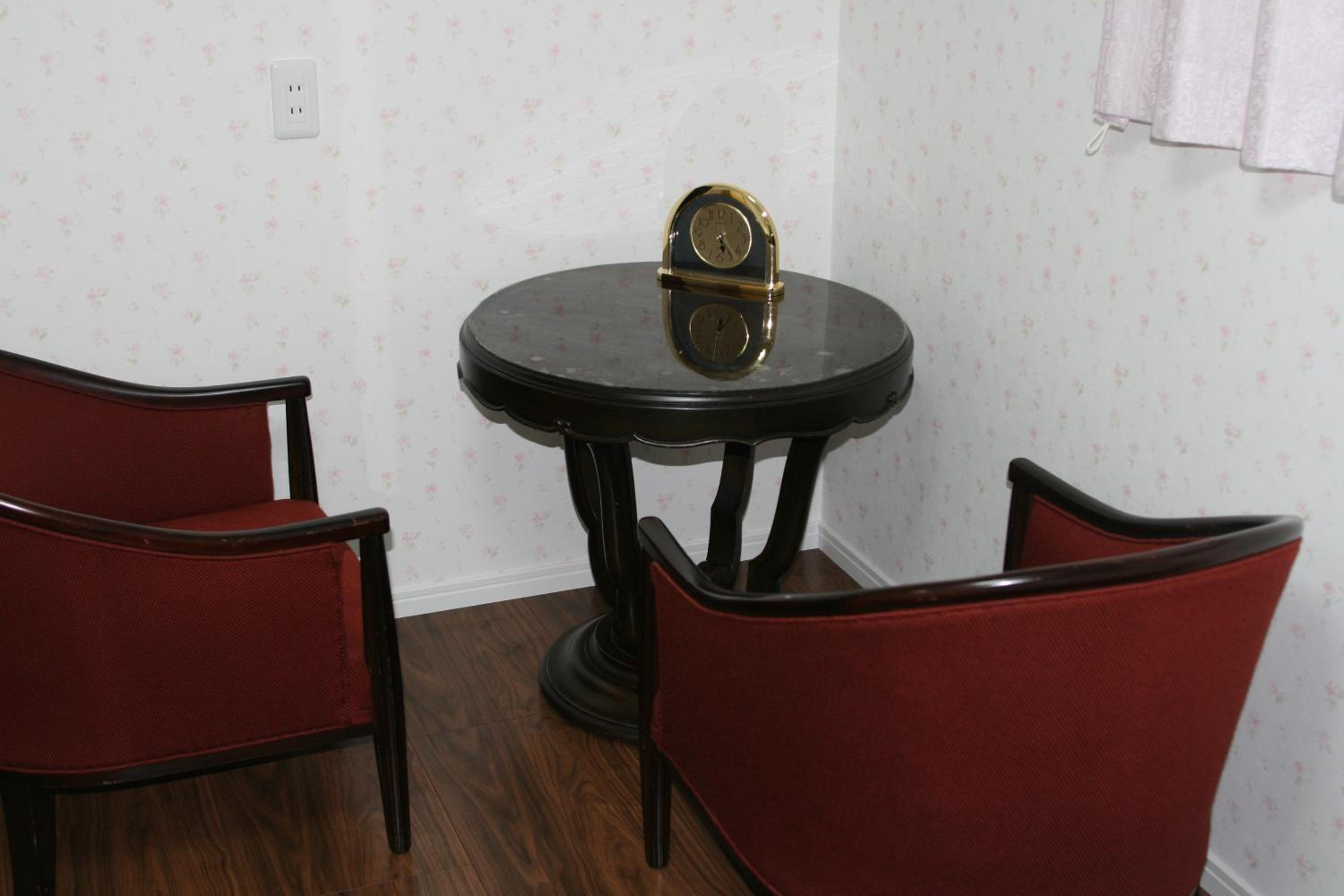 Economy Twin Room photo 2