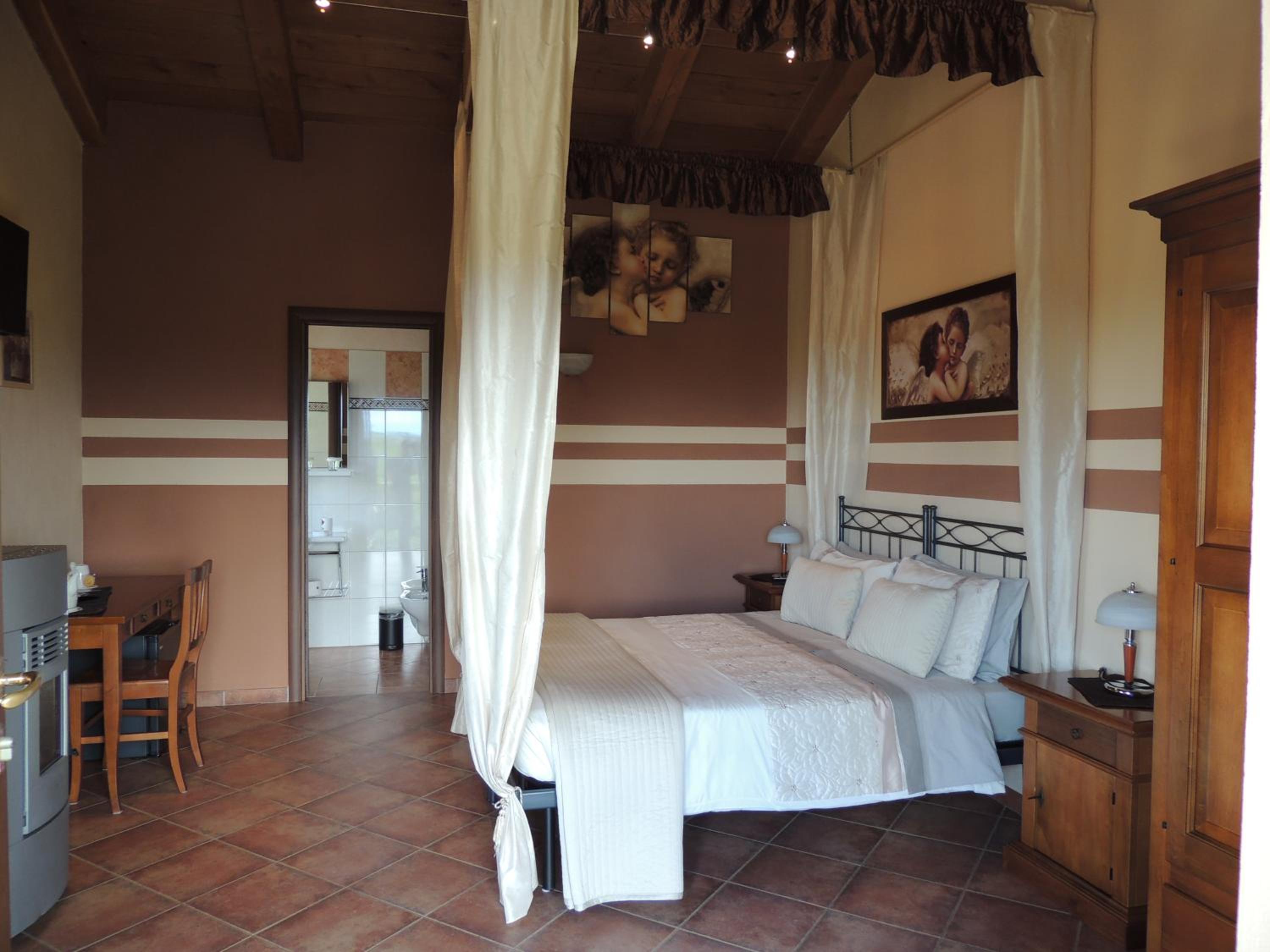 Deluxe Double or Twin Room photo 3