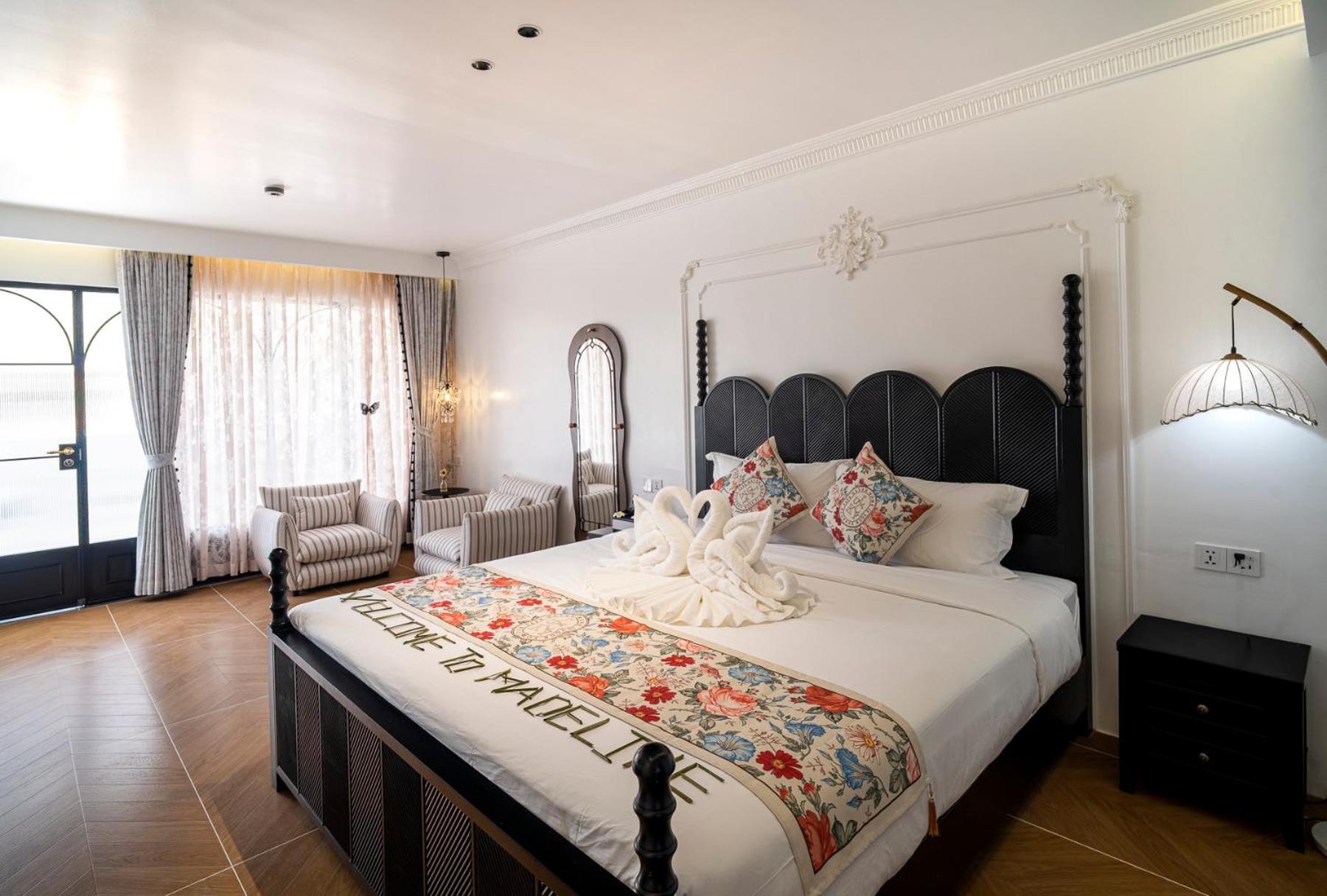 Deluxe King Suite