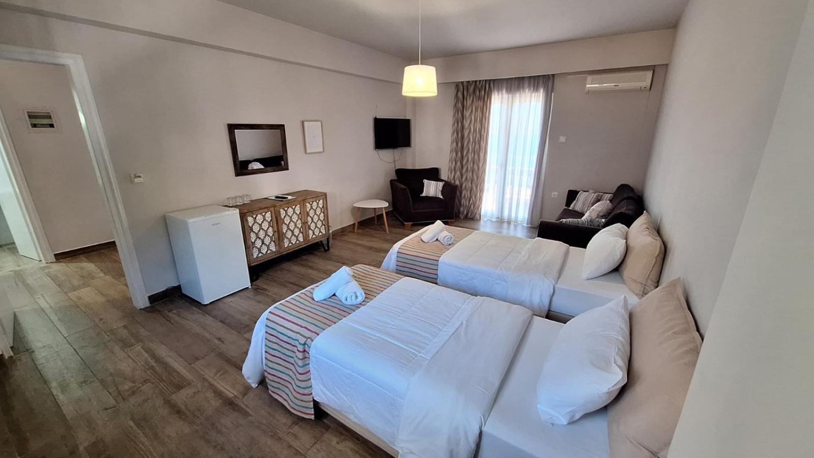 Family Room with Sea View photo 3
