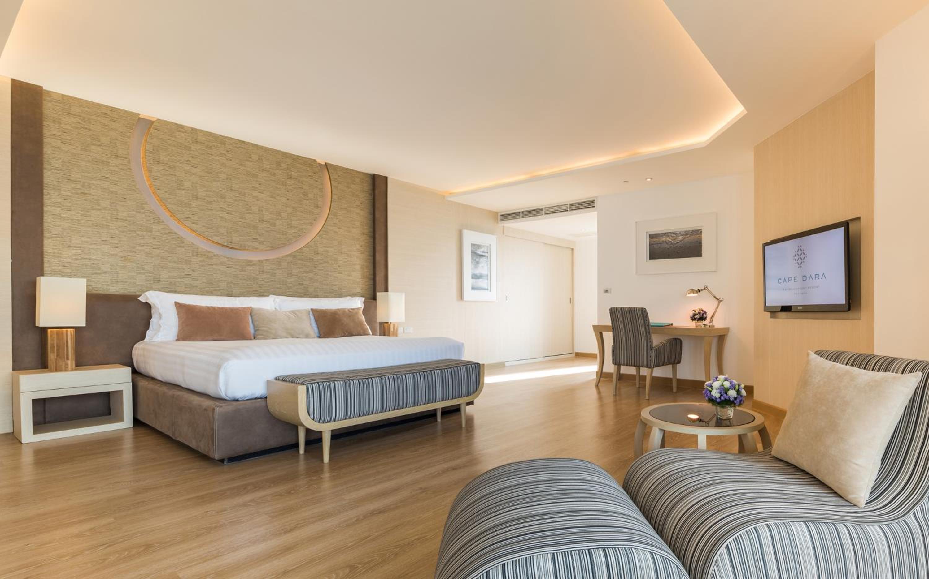 Family Suite with Club Benefits with Sea View