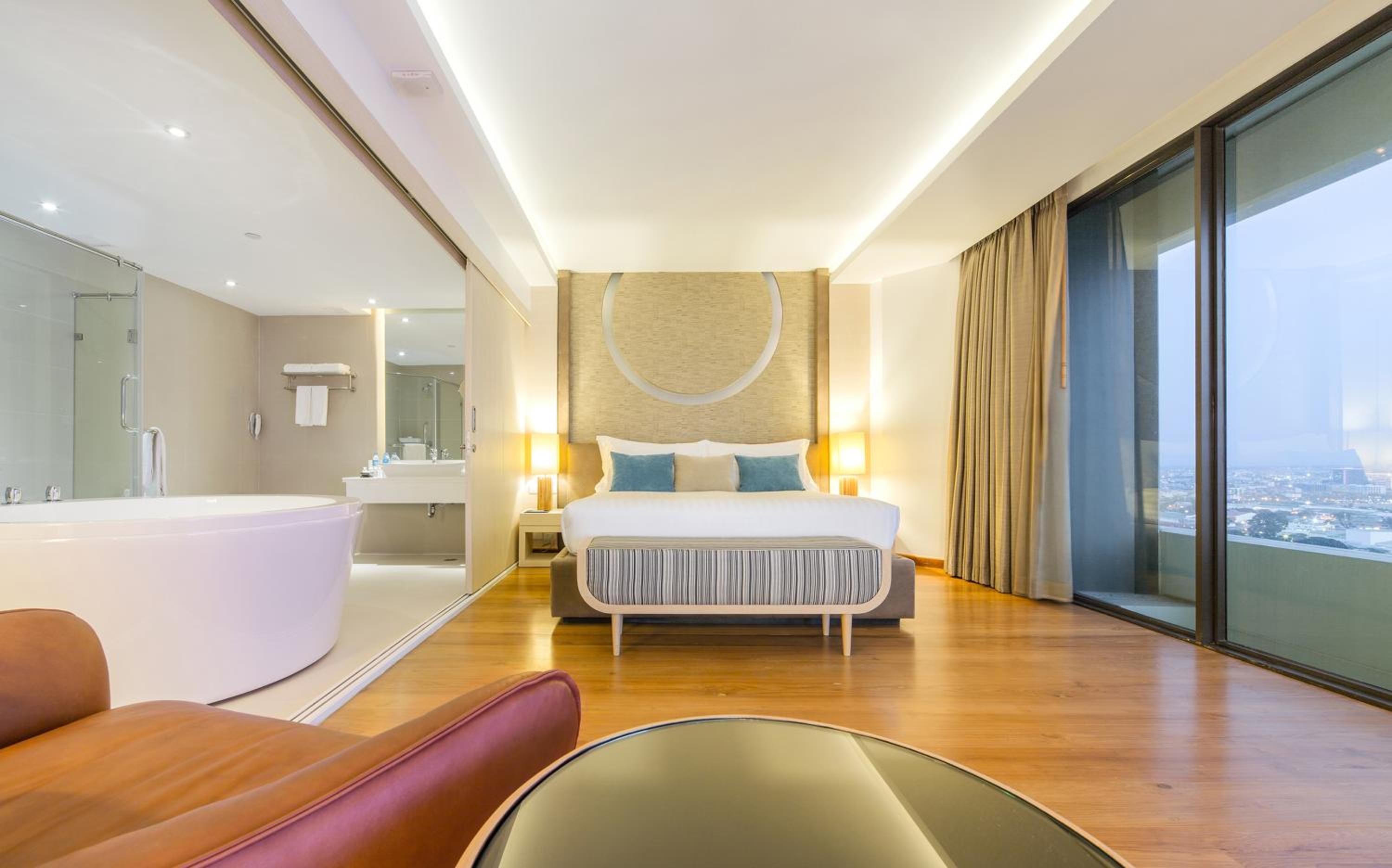 Top Star Duplex Suite with Club Benefits with Sea View