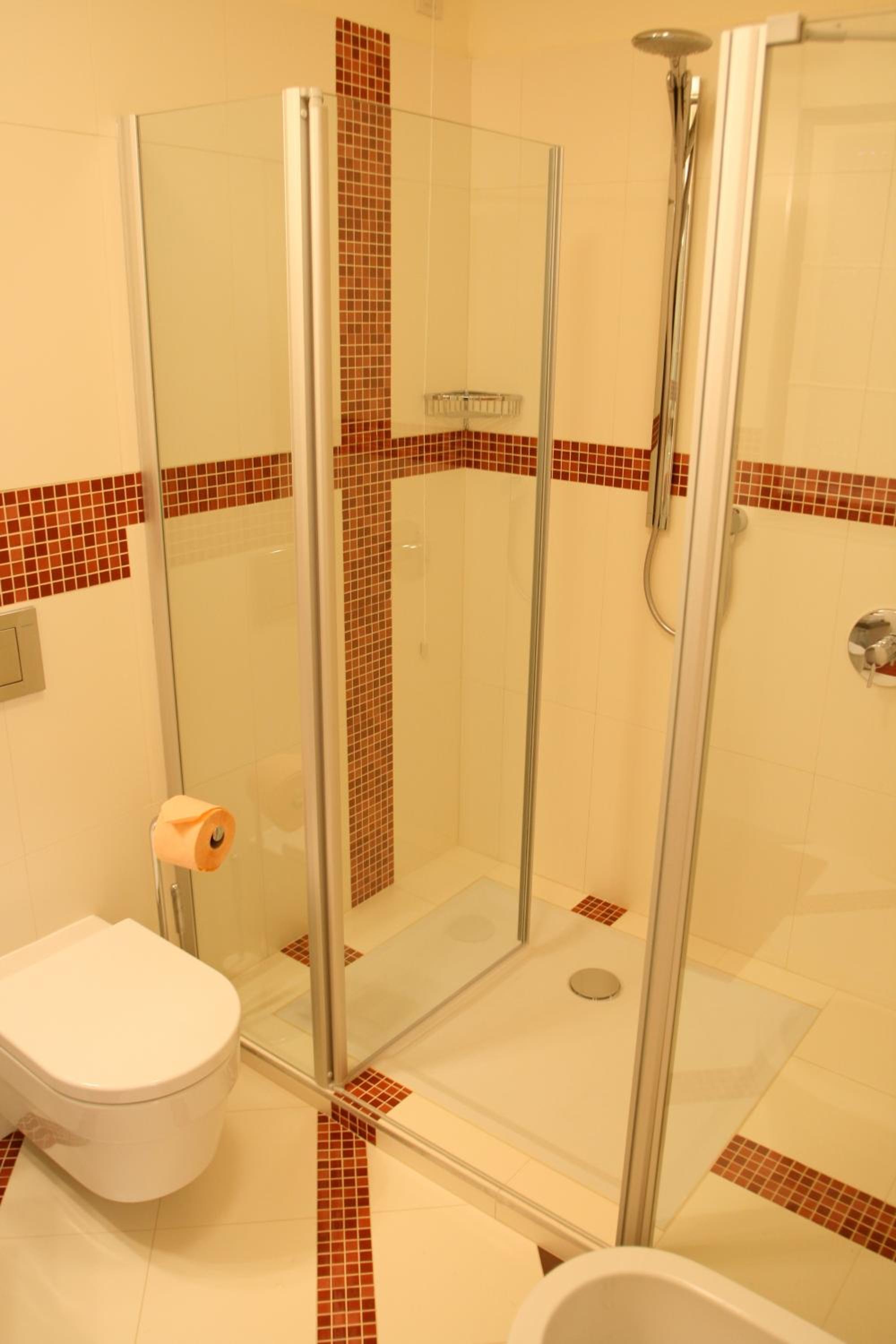 Double Room with Balcony - Photo 7