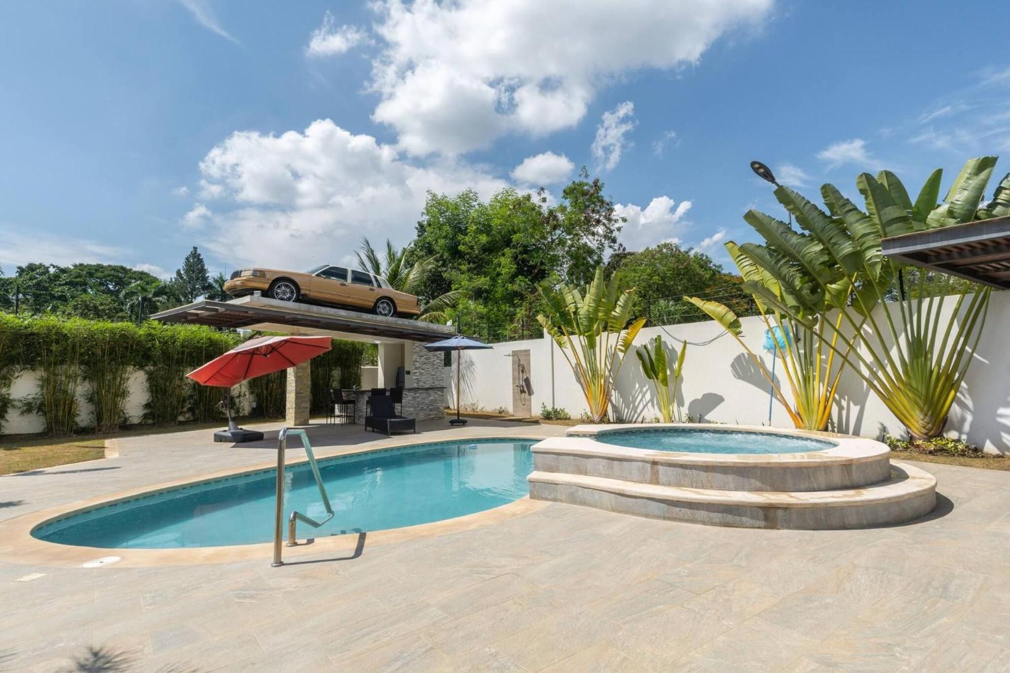 Villa photo 1