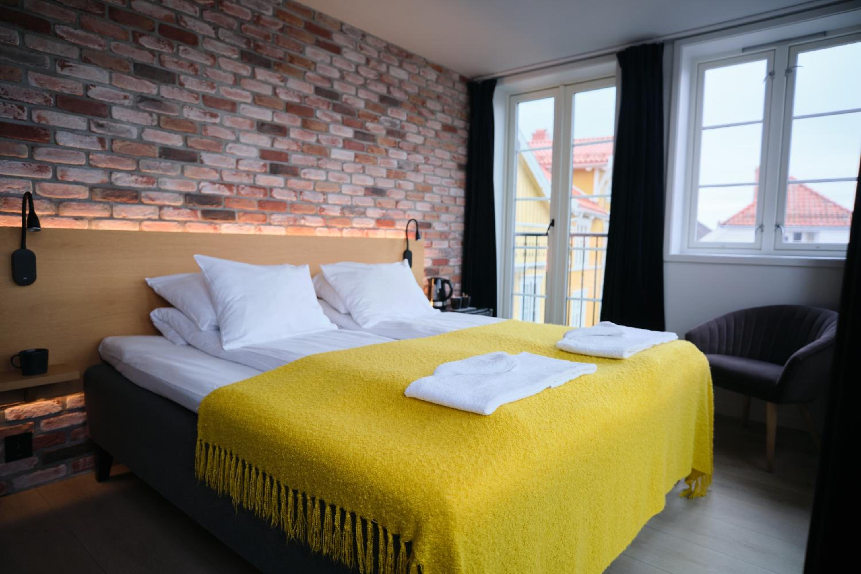Deluxe Double Room with Side Sea View photo 1