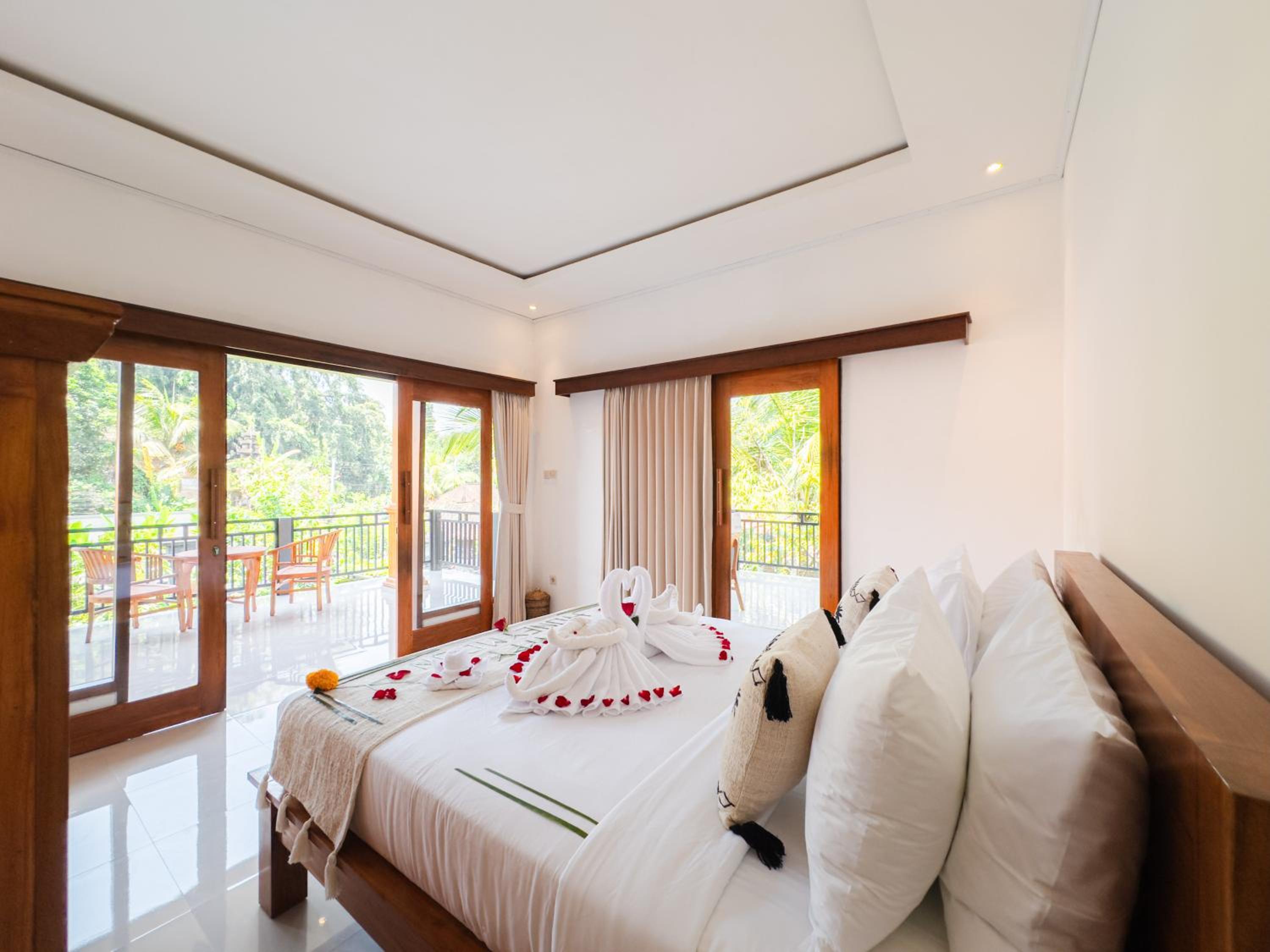 Deluxe Room with Kitchen and Bathtub