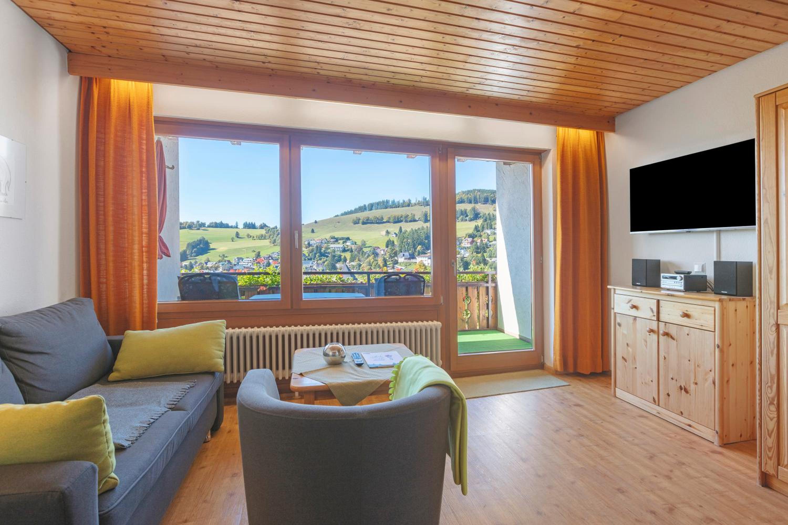 Superior One-Bedroom Apartment with Balcony