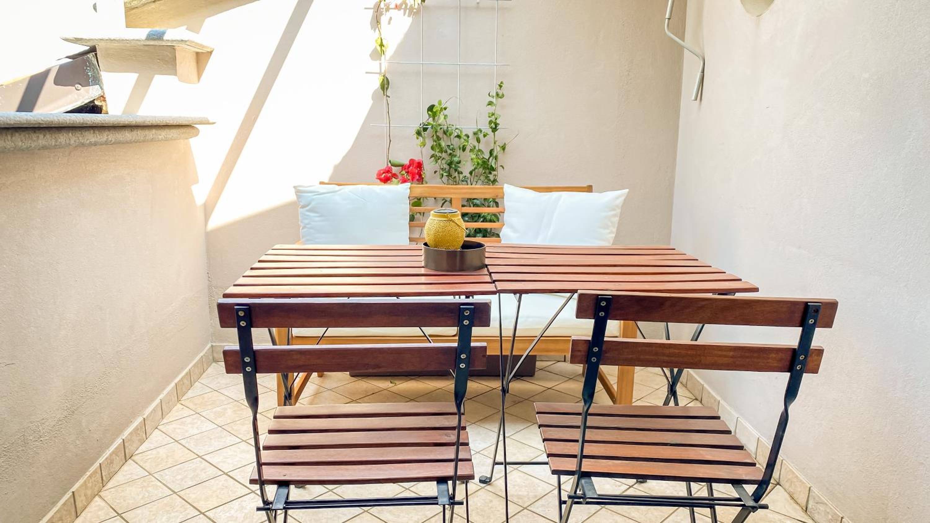 Two-Bedroom Apartment with Balcony photo 3