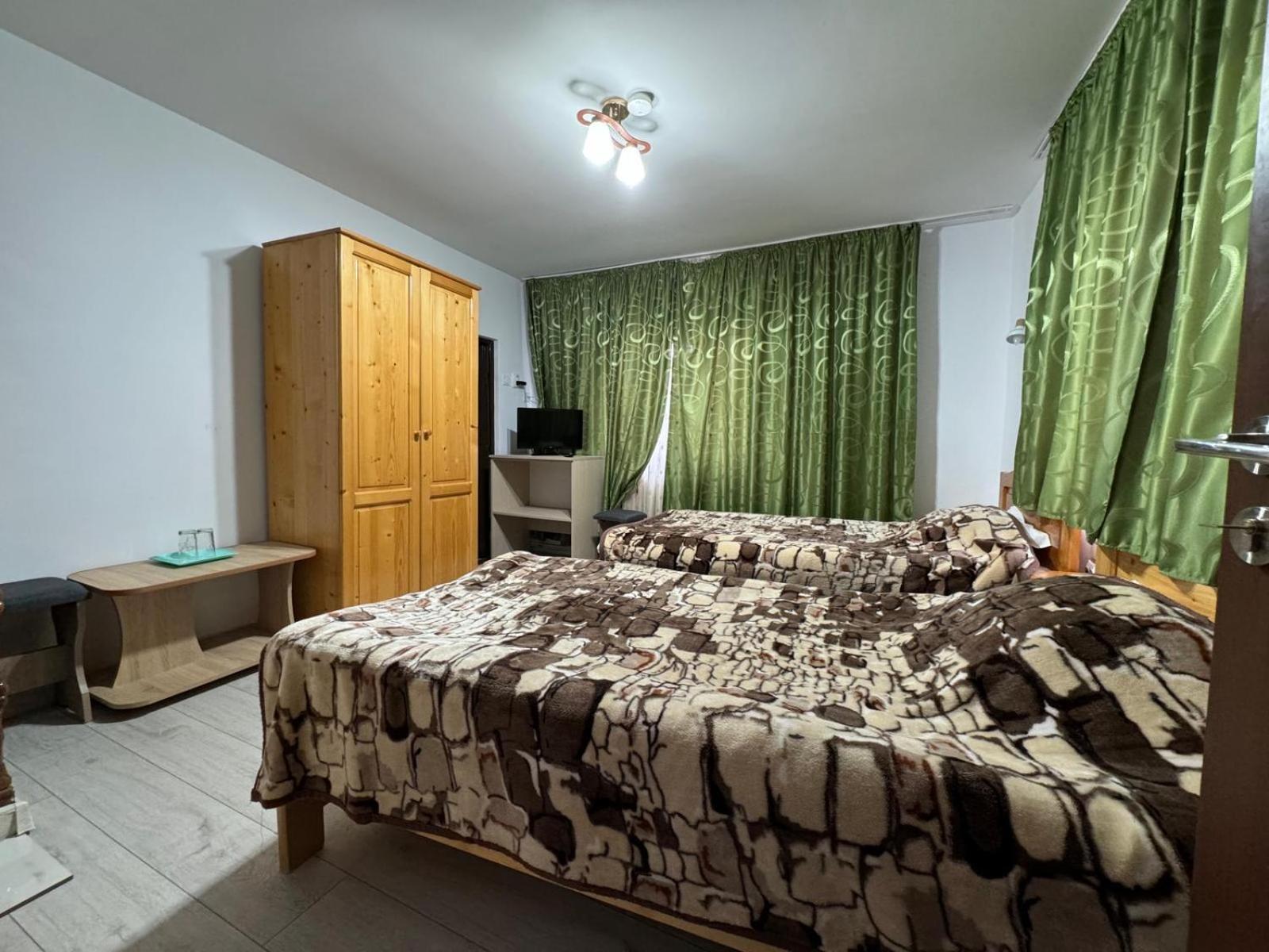 Double Room with Private Bathroom photo 2
