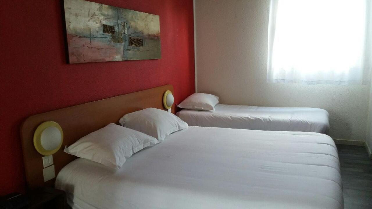 Family Room (3 Adults)
