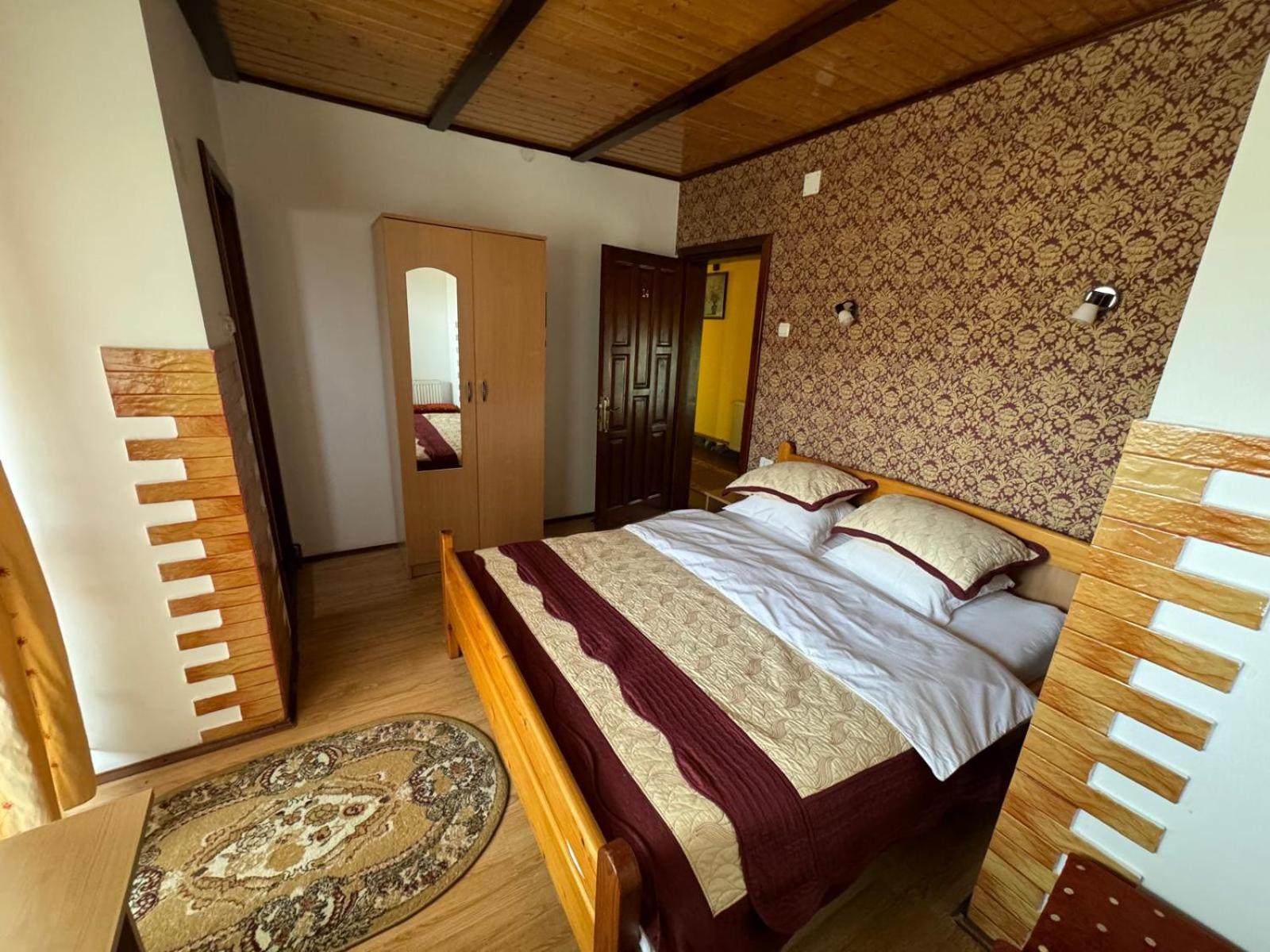 Double Room with Private Bathroom photo 1