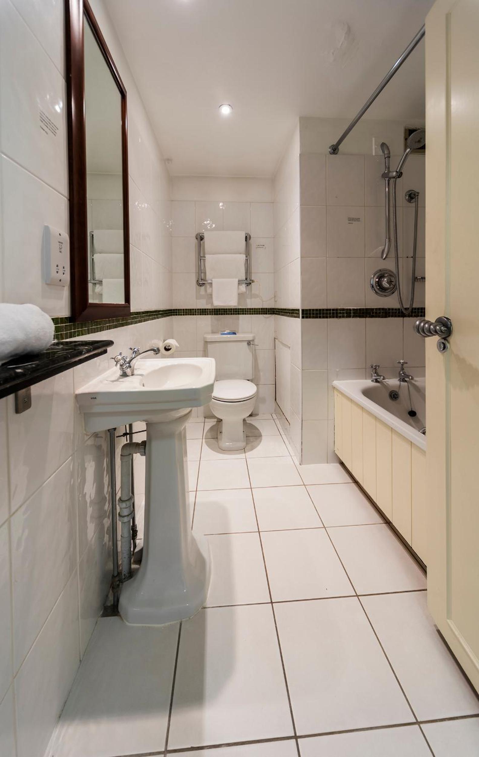 Standard Double Room - Photo 4