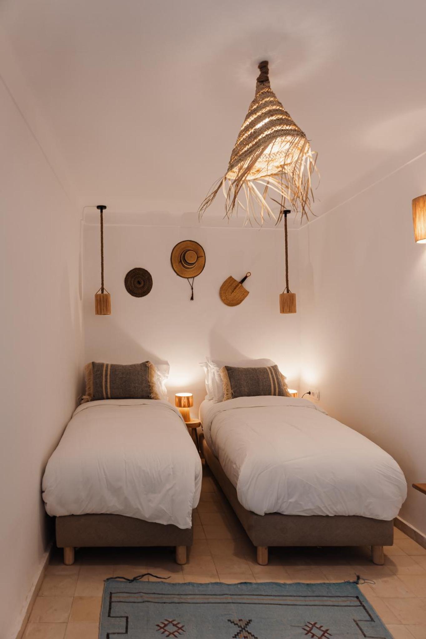 Deluxe Room - Photo 6
